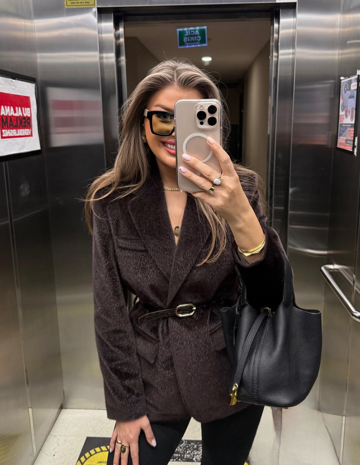 ქალის მანტო-პიჯაკი