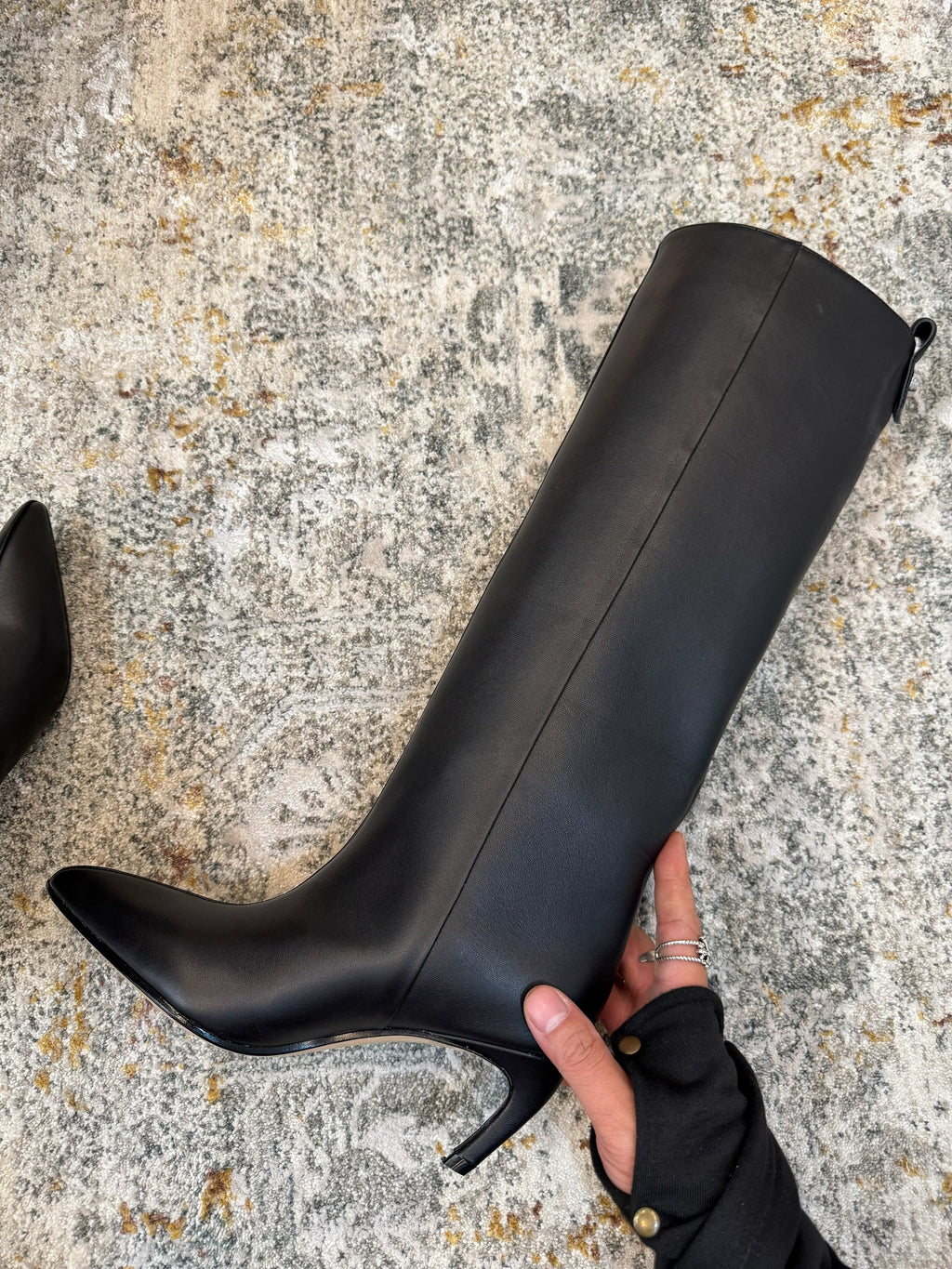 ქალის ჩექმა