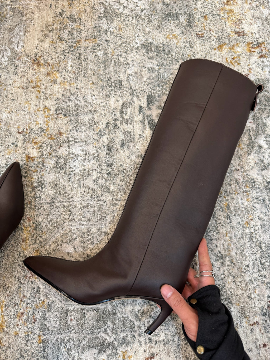 ქალის ჩექმა