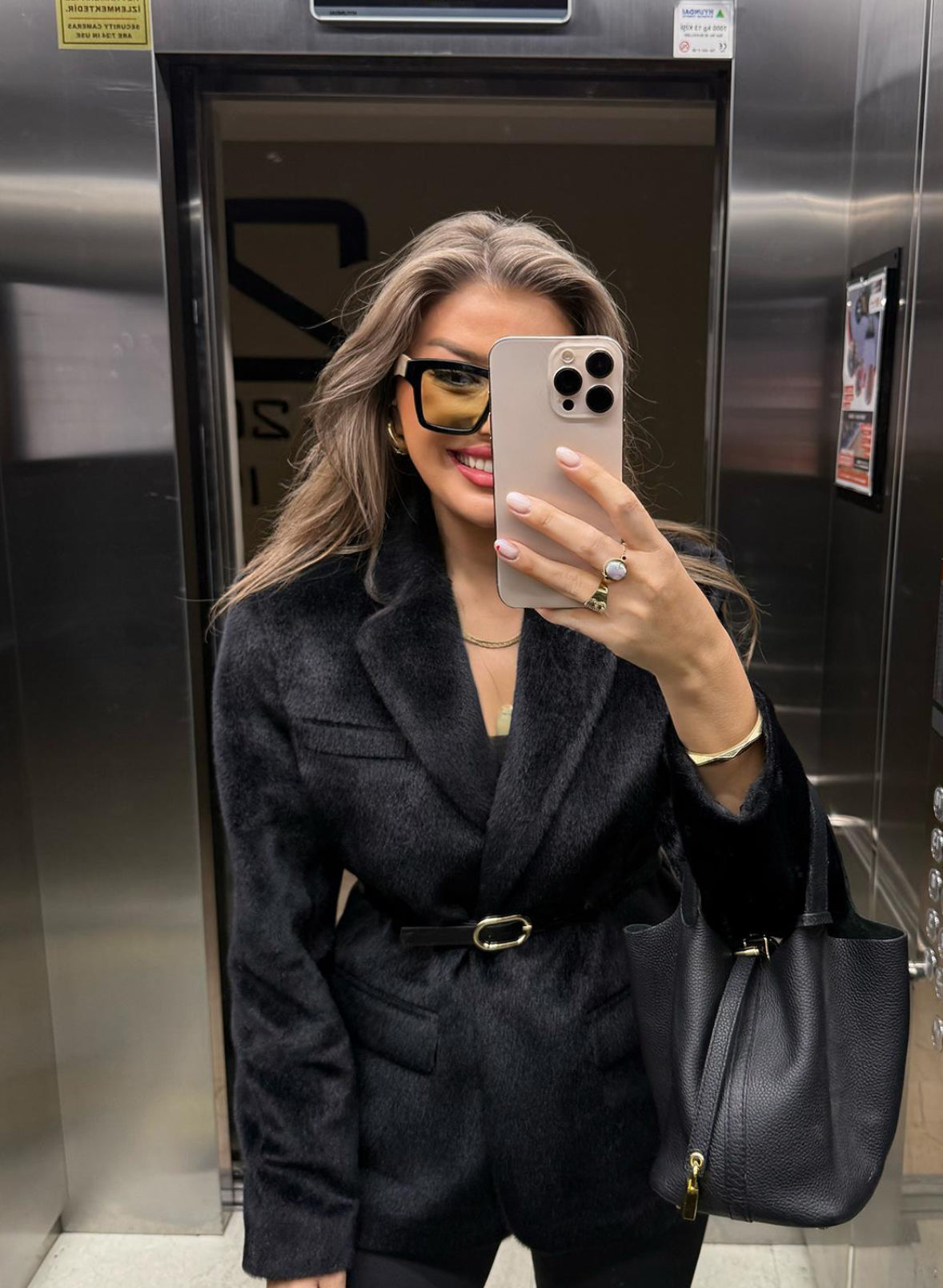 ქალის მანტო-პიჯაკი