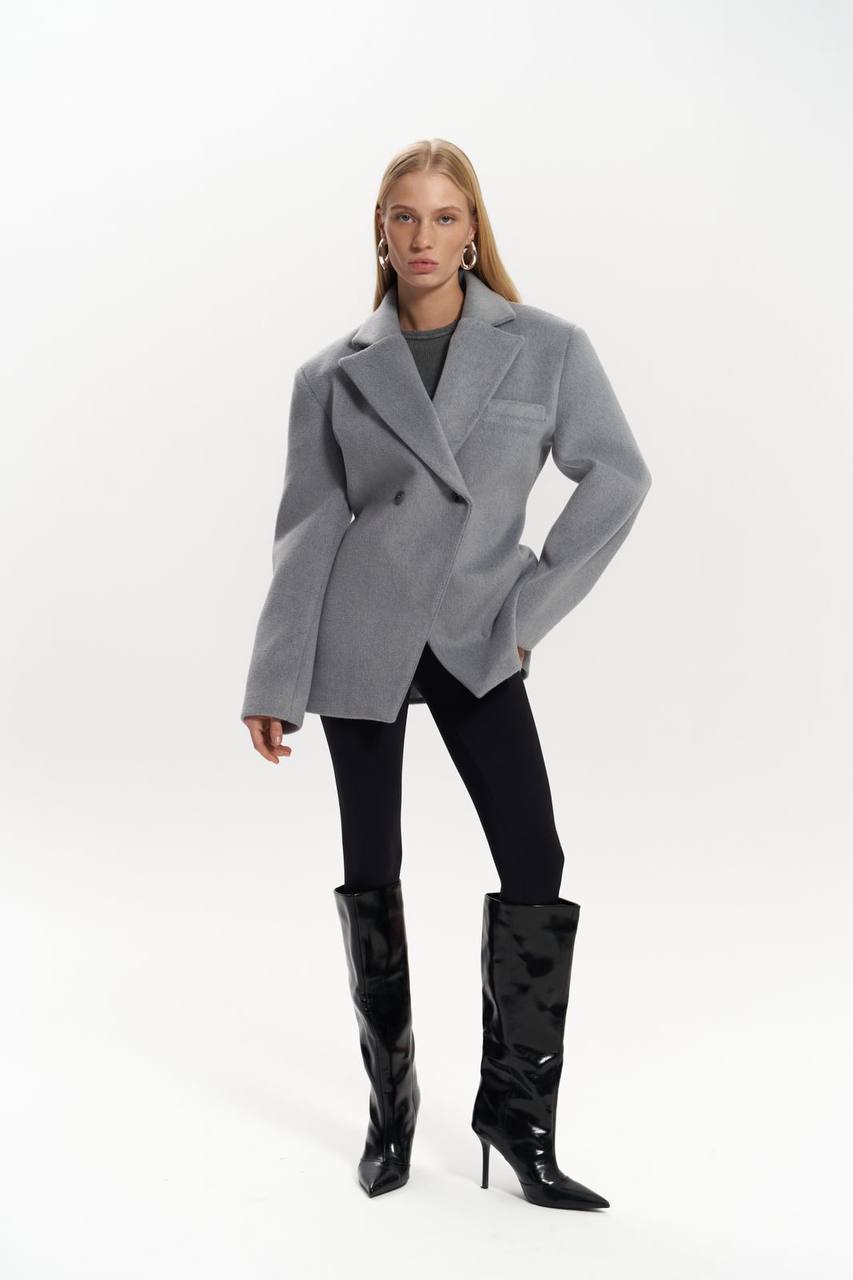 ქალის მანტო-პიჯაკი