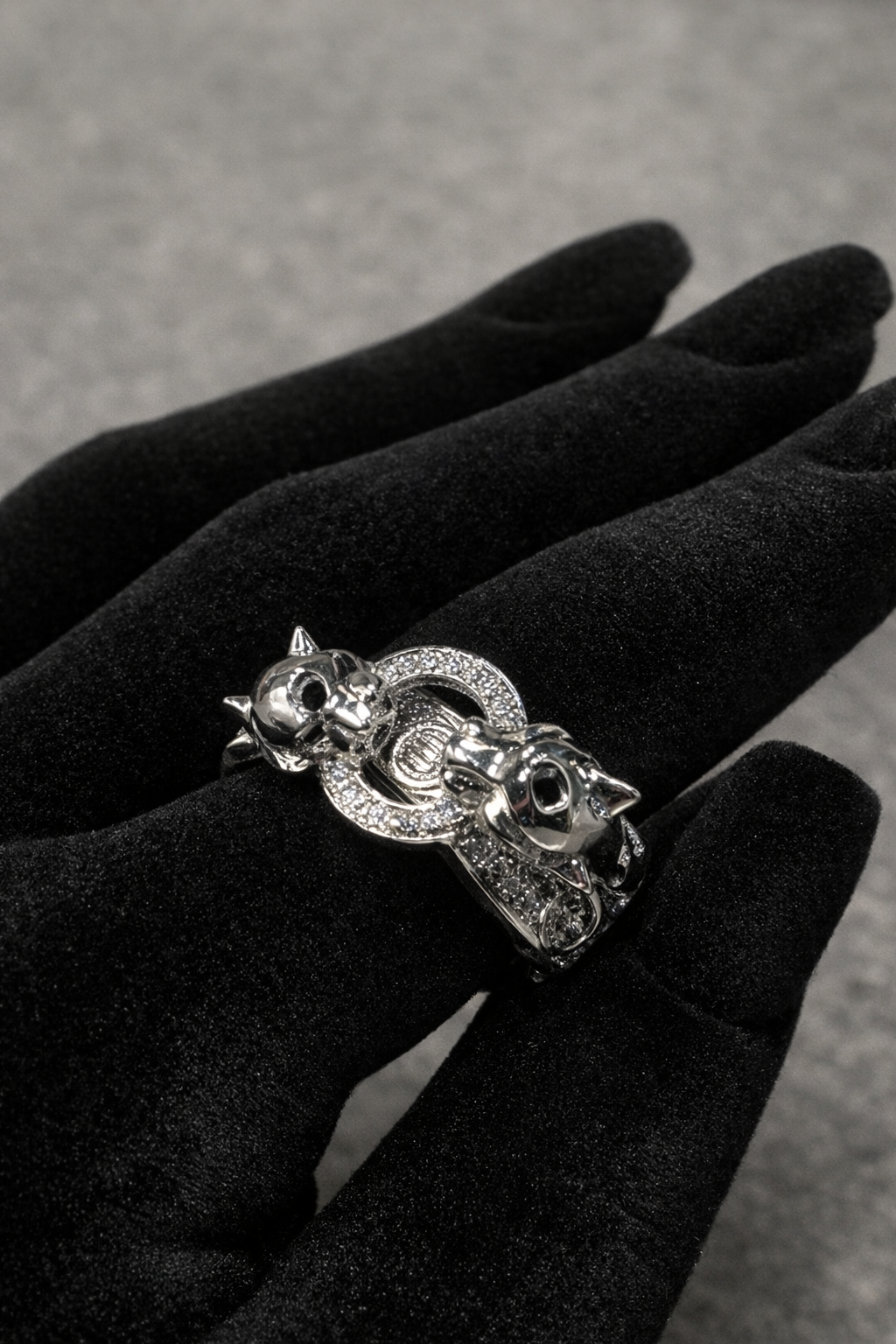 ქალის ბეჭედი