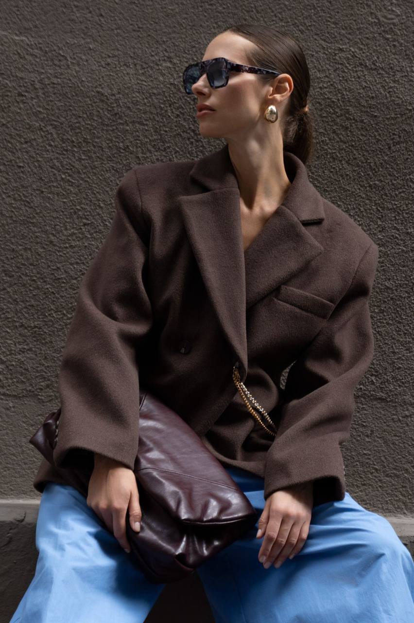 ქალის მანტო-პიჯაკი