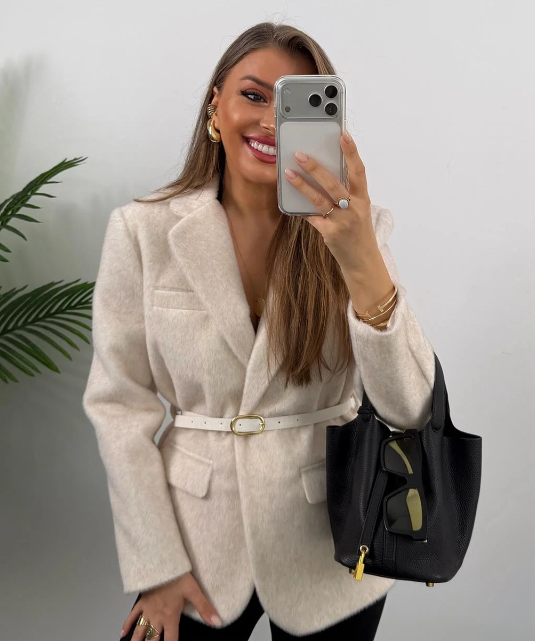 ქალის მანტო-პიჯაკი