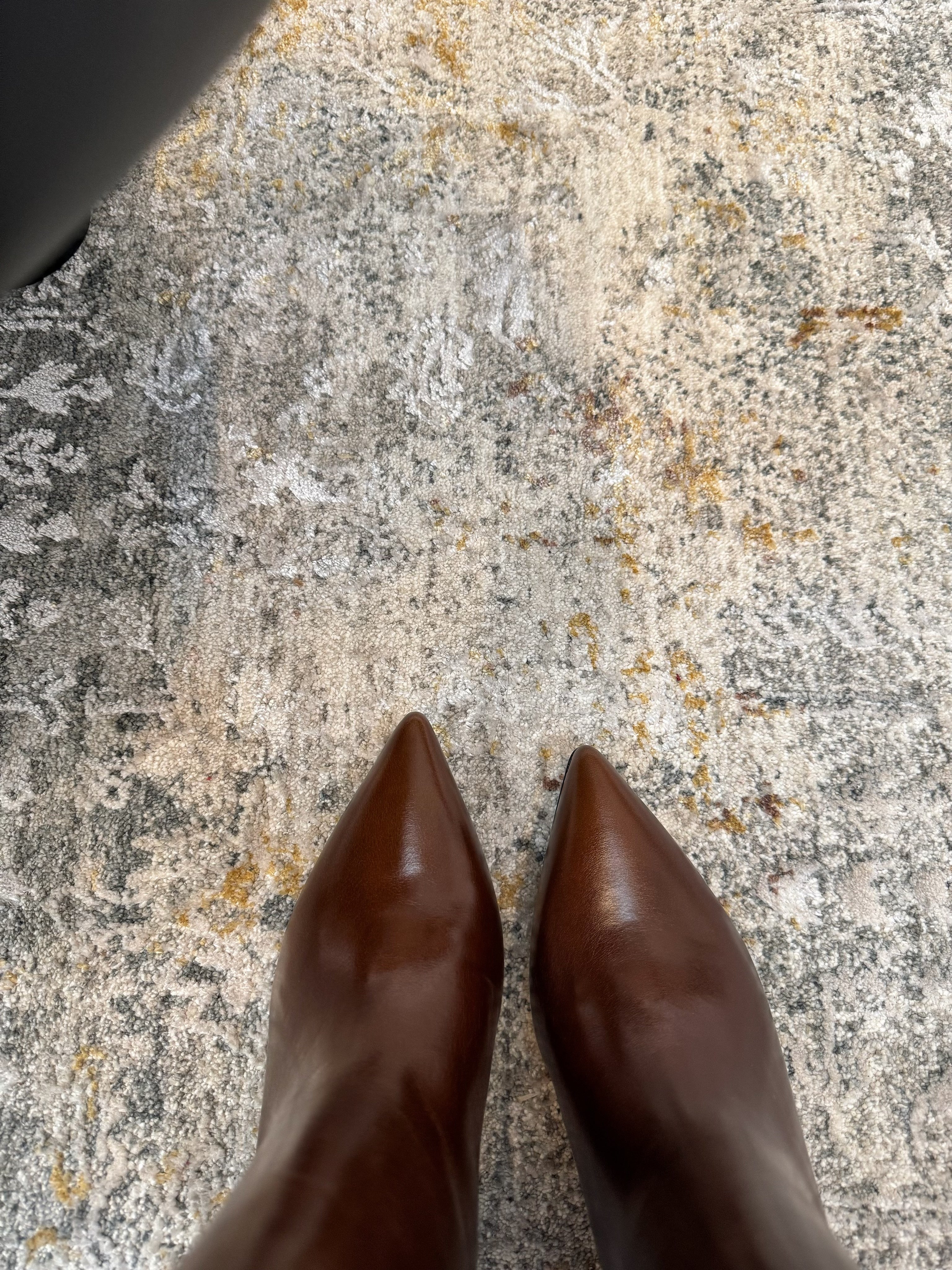 ქალის შუზი