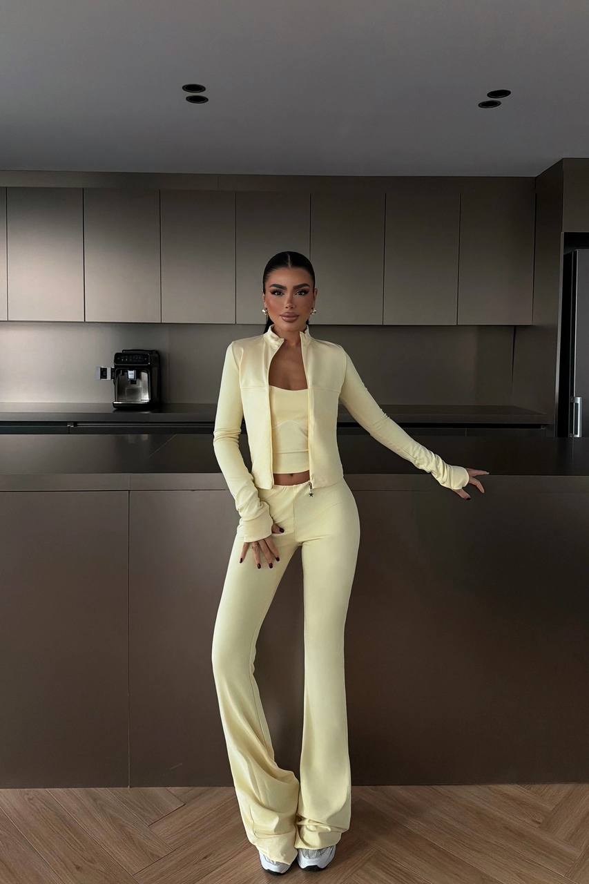 ქალის სპორტული სამეული