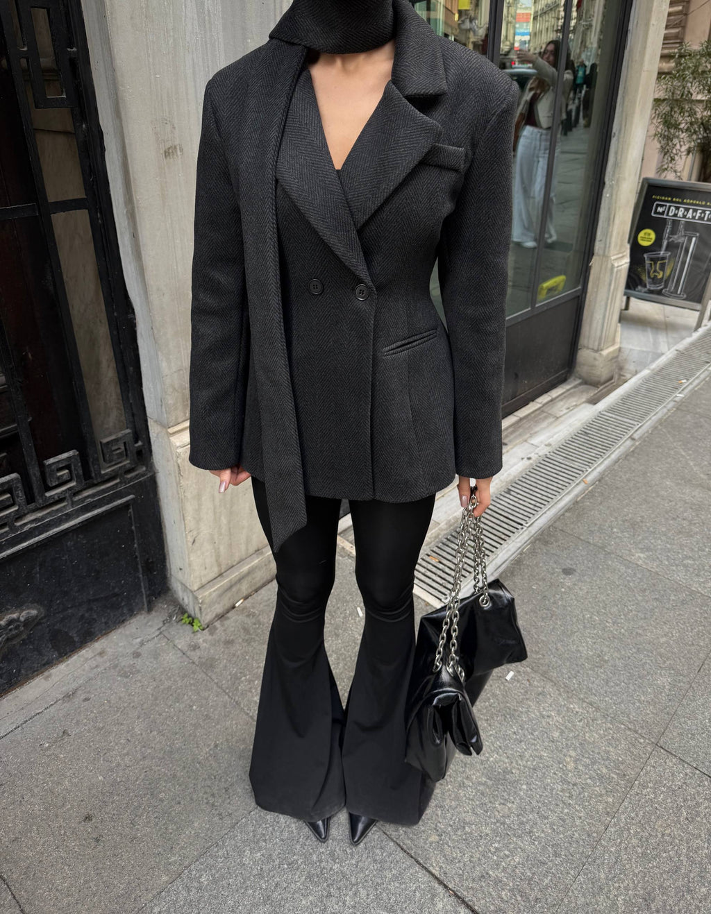 ქალის მანტო-პიჯაკი