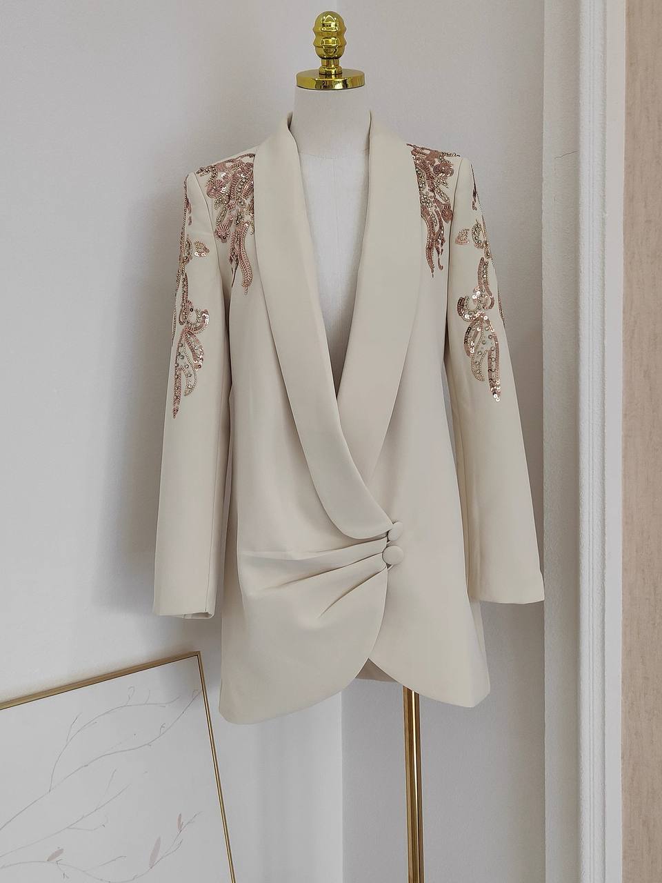 ქალის პიჯაკი