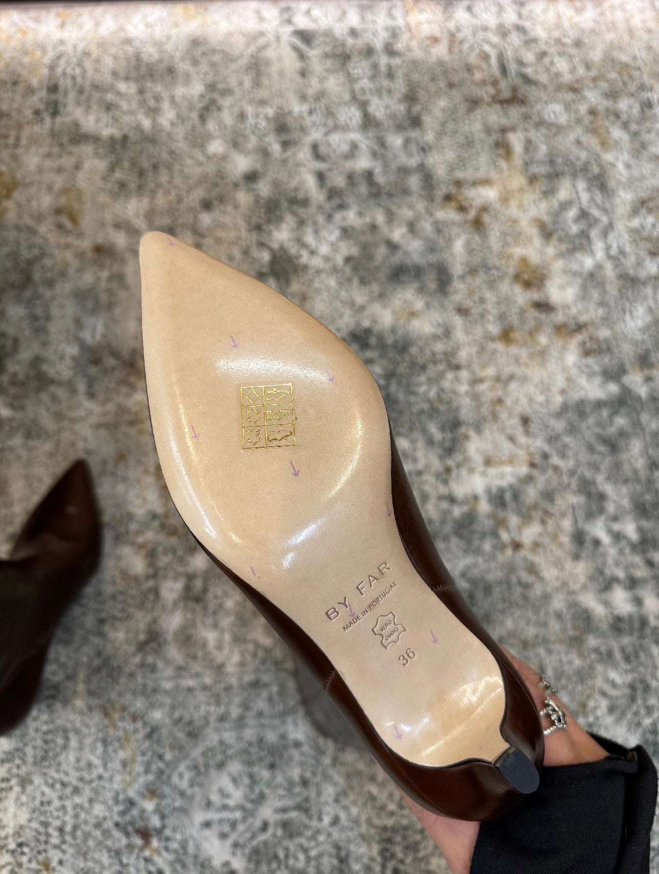 ქალის ტყავის ჩექმა