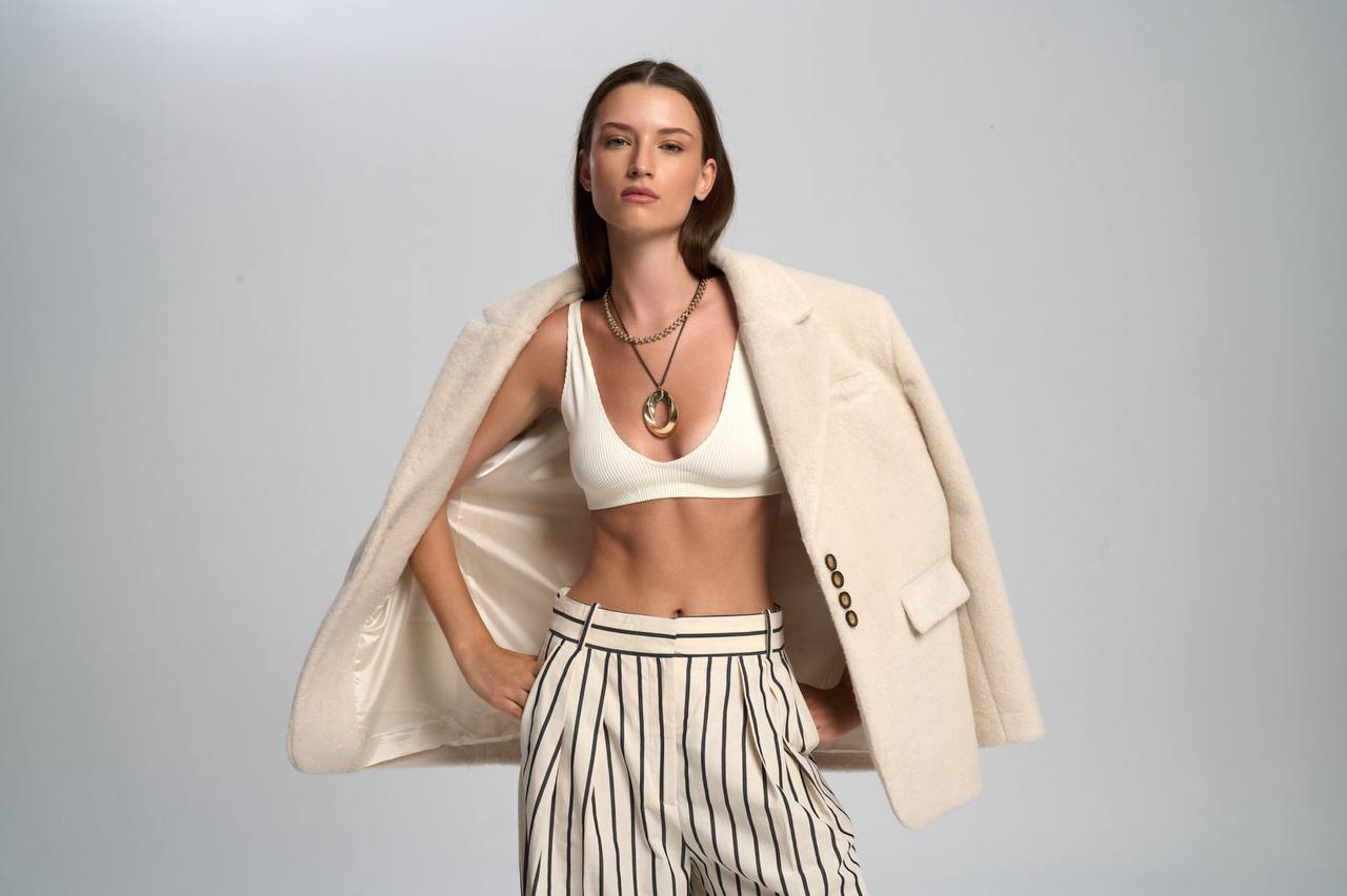 ქალის მანტო-პიჯაკი