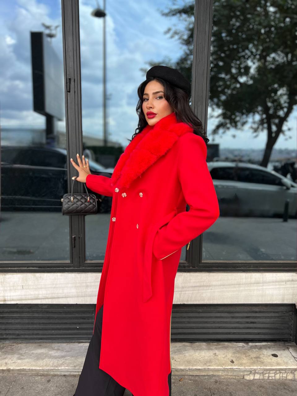 ქალის პალტო ბეწვით