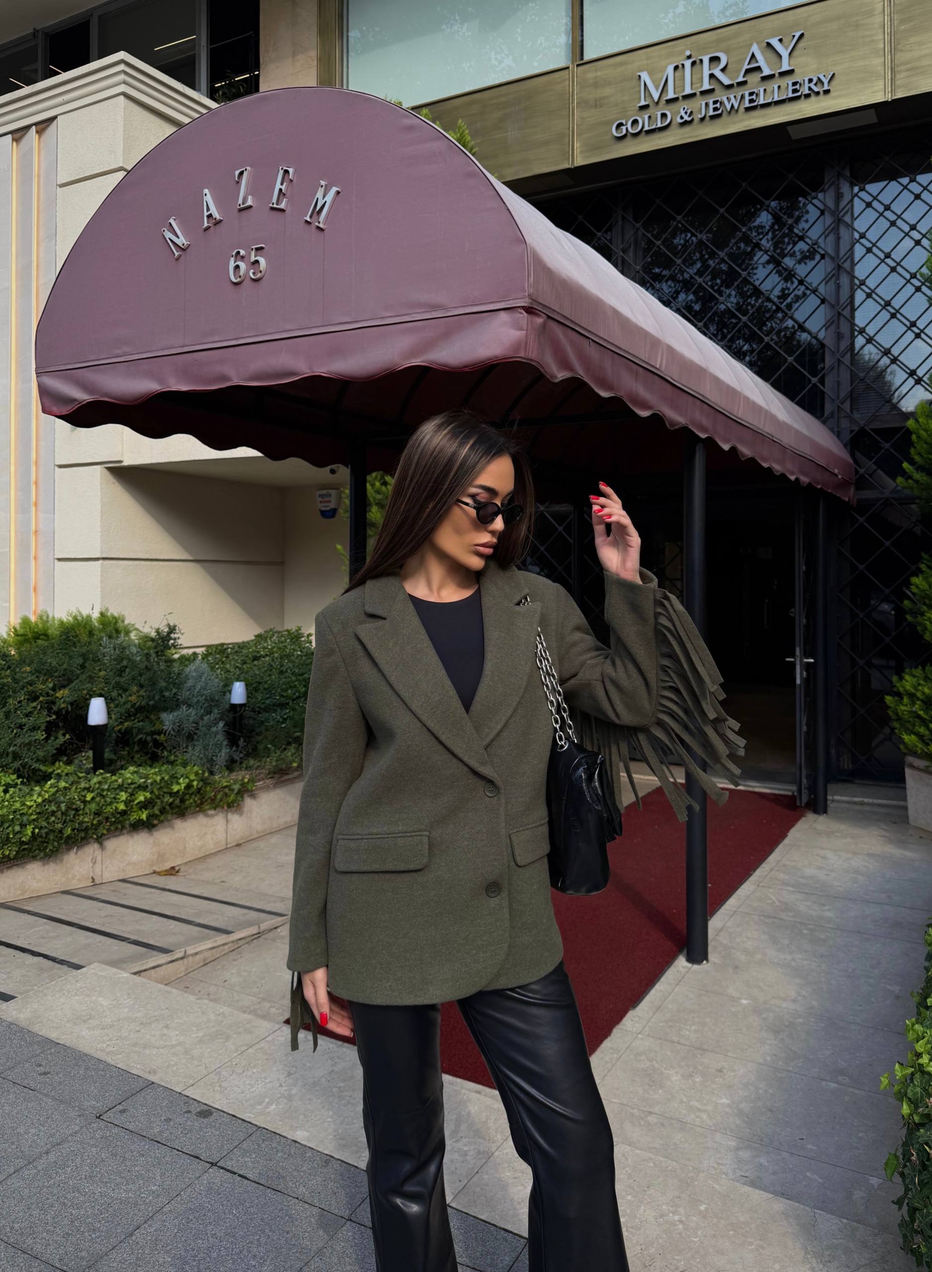 ქალის პიჯაკი-მანტო