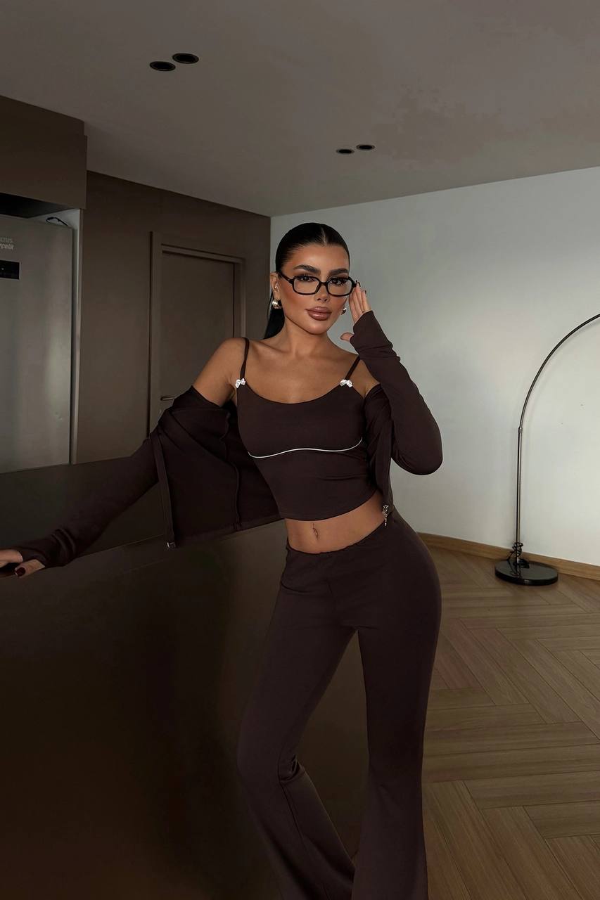 ქალის სპორტული სამეული