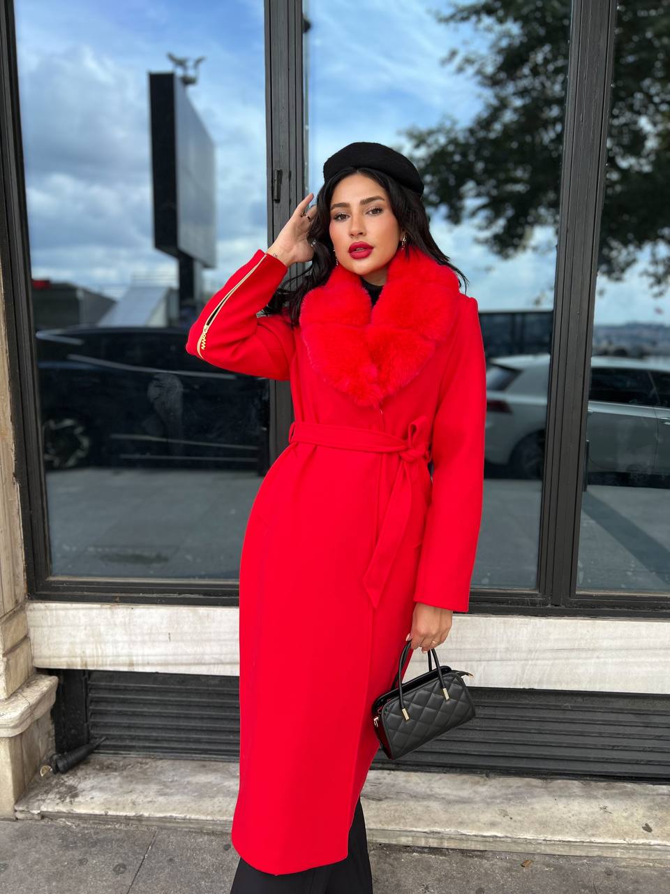 ქალის პალტო ბეწვით