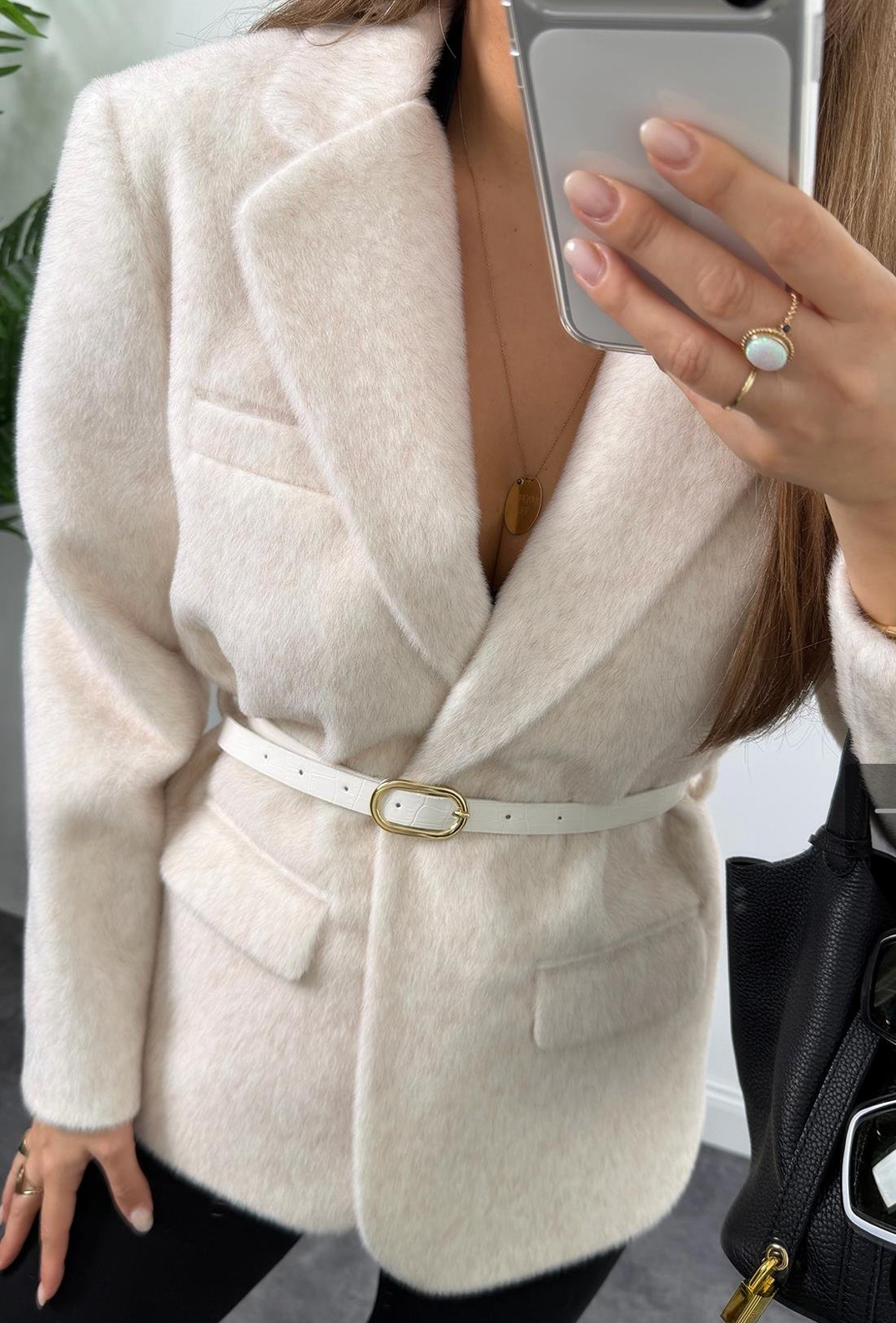 ქალის მანტო-პიჯაკი