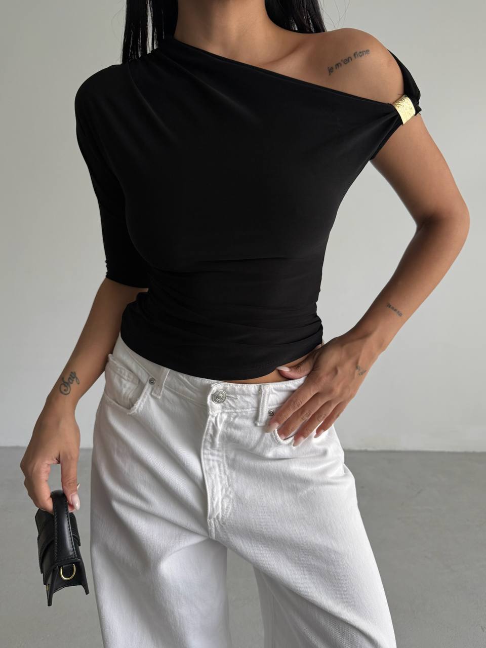 ქალის მაისური