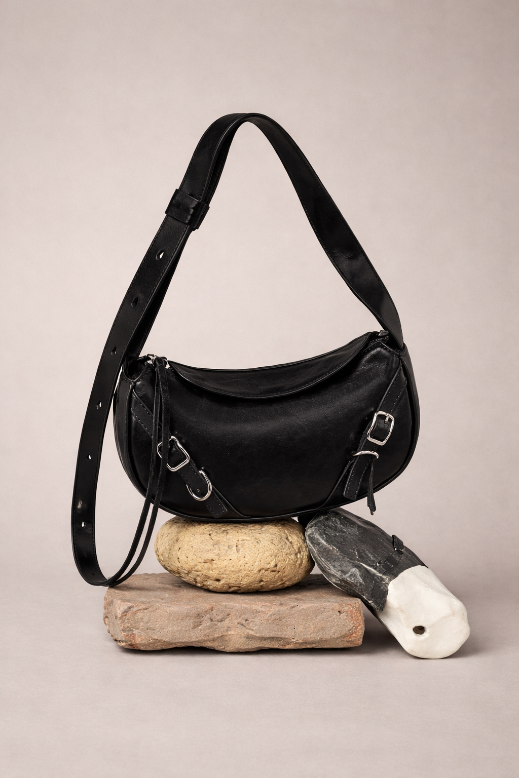 ქალის ტყავის ჩანთა