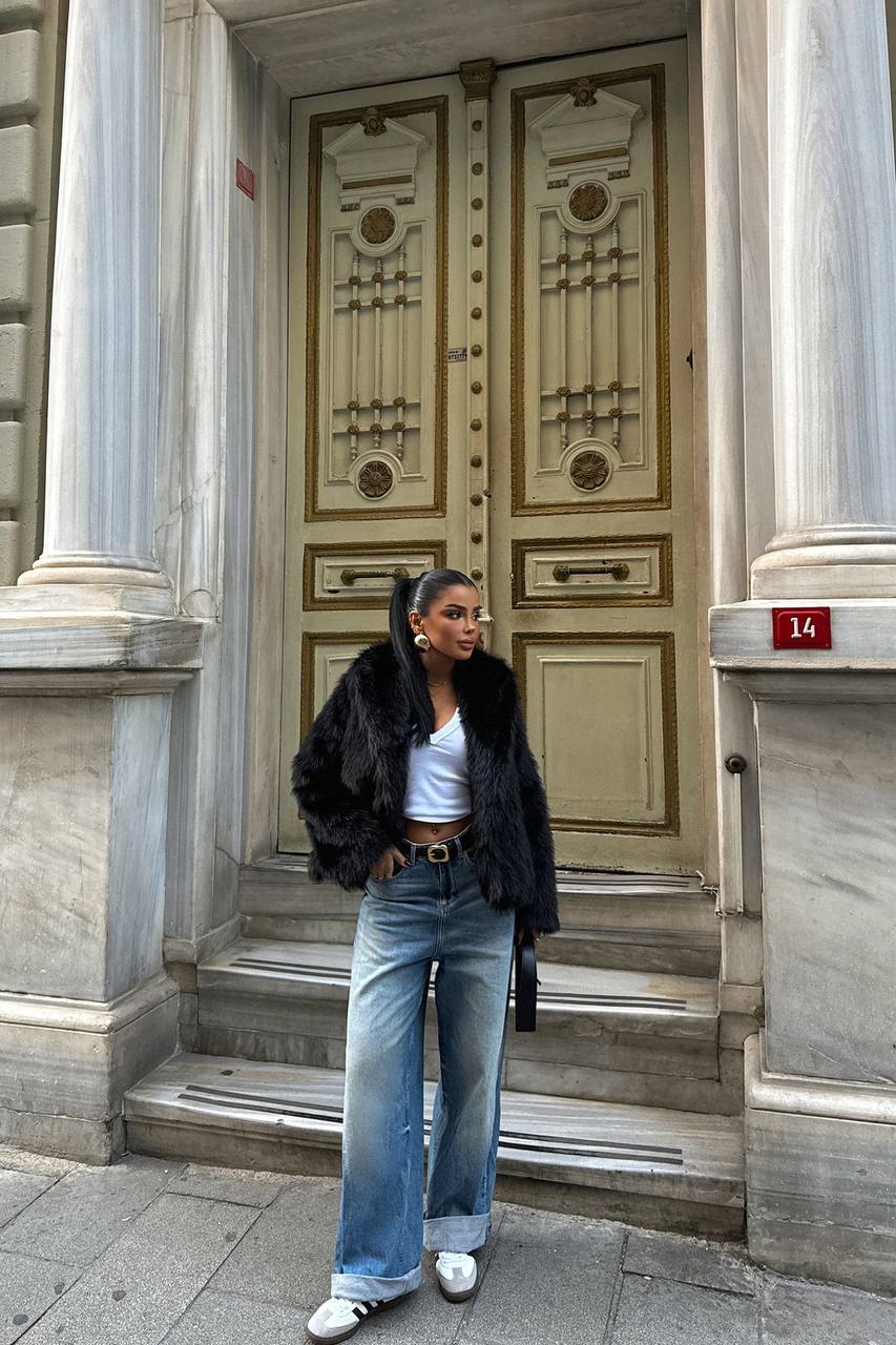 ქალის ბეწვის ქურქი