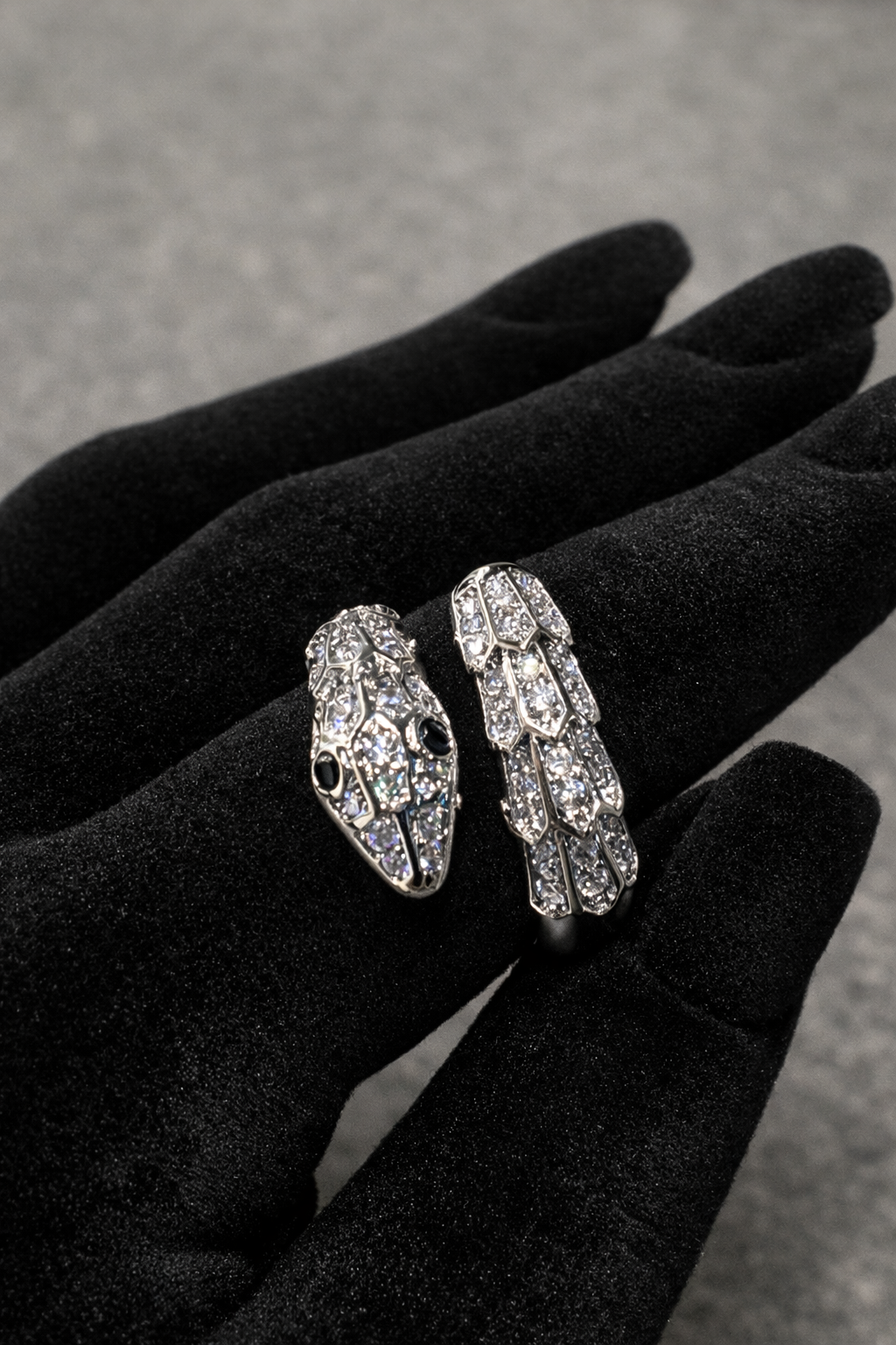 ქალის ბეჭედი