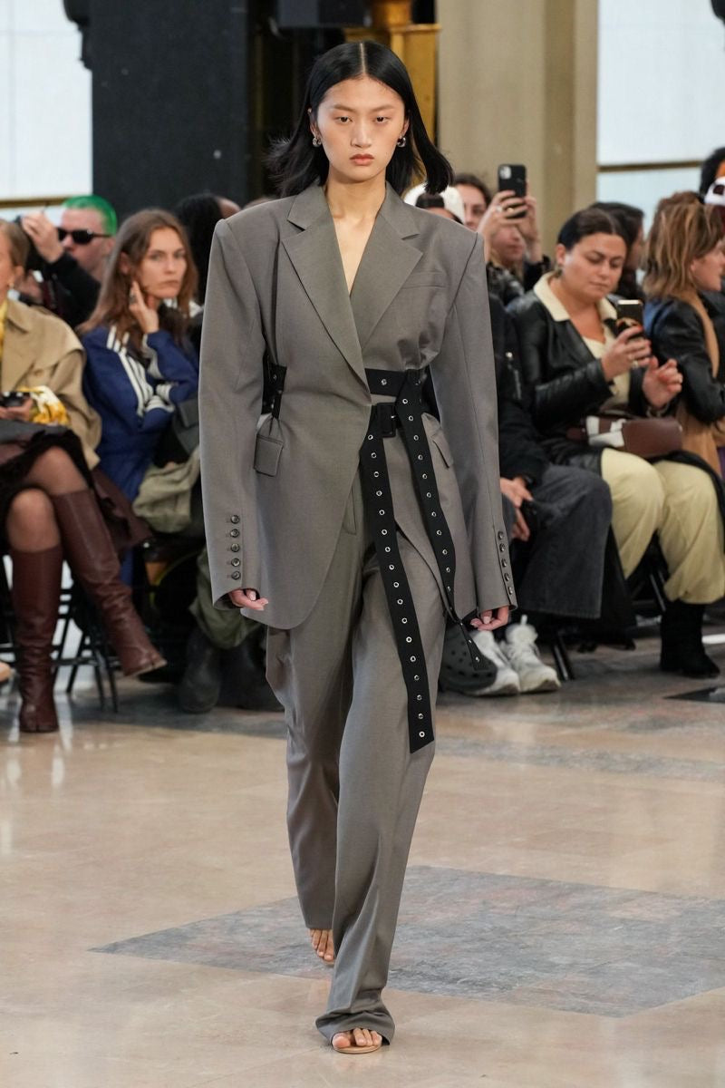 ქალის პიჯაკი