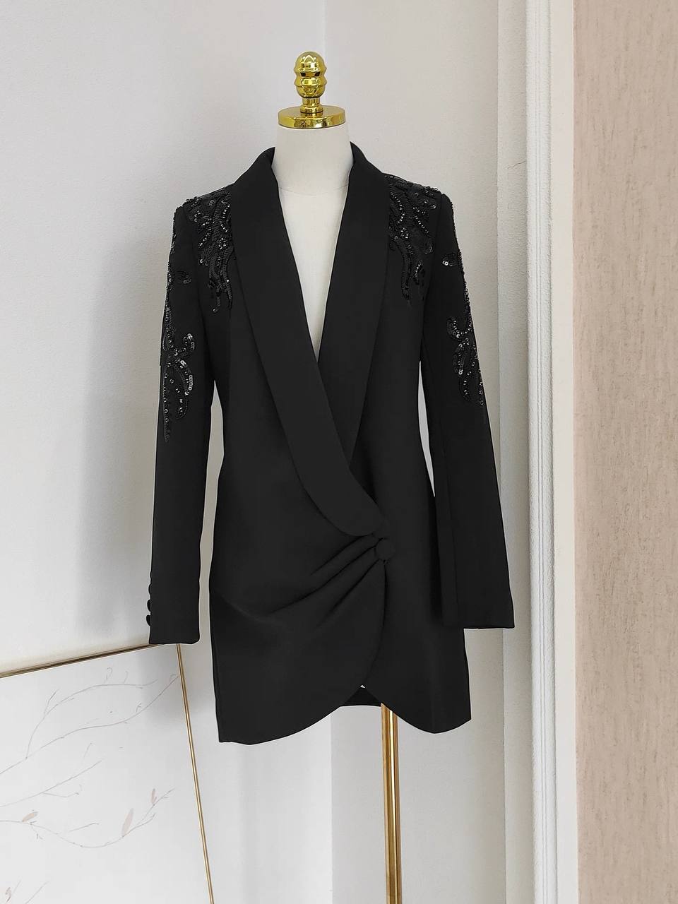 ქალის პიჯაკი