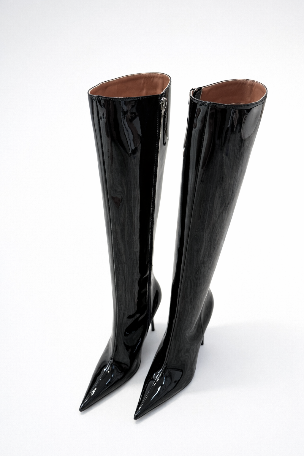 ქალის ჩექმა