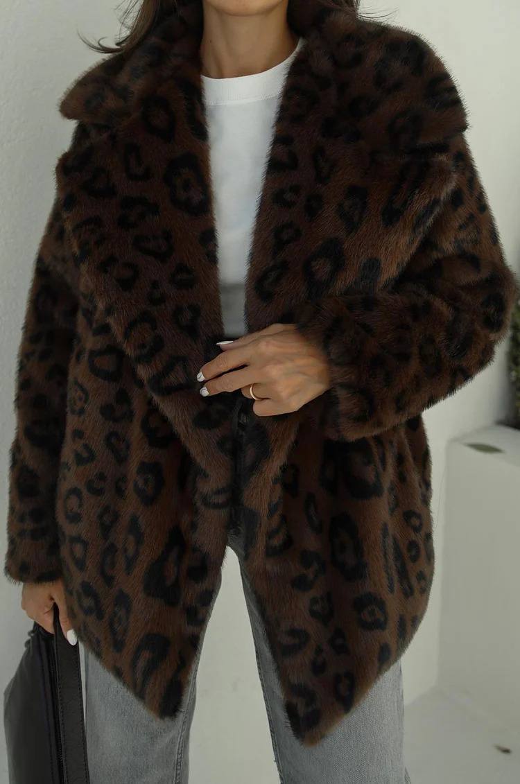 ქალის ბეწვის ქურქი