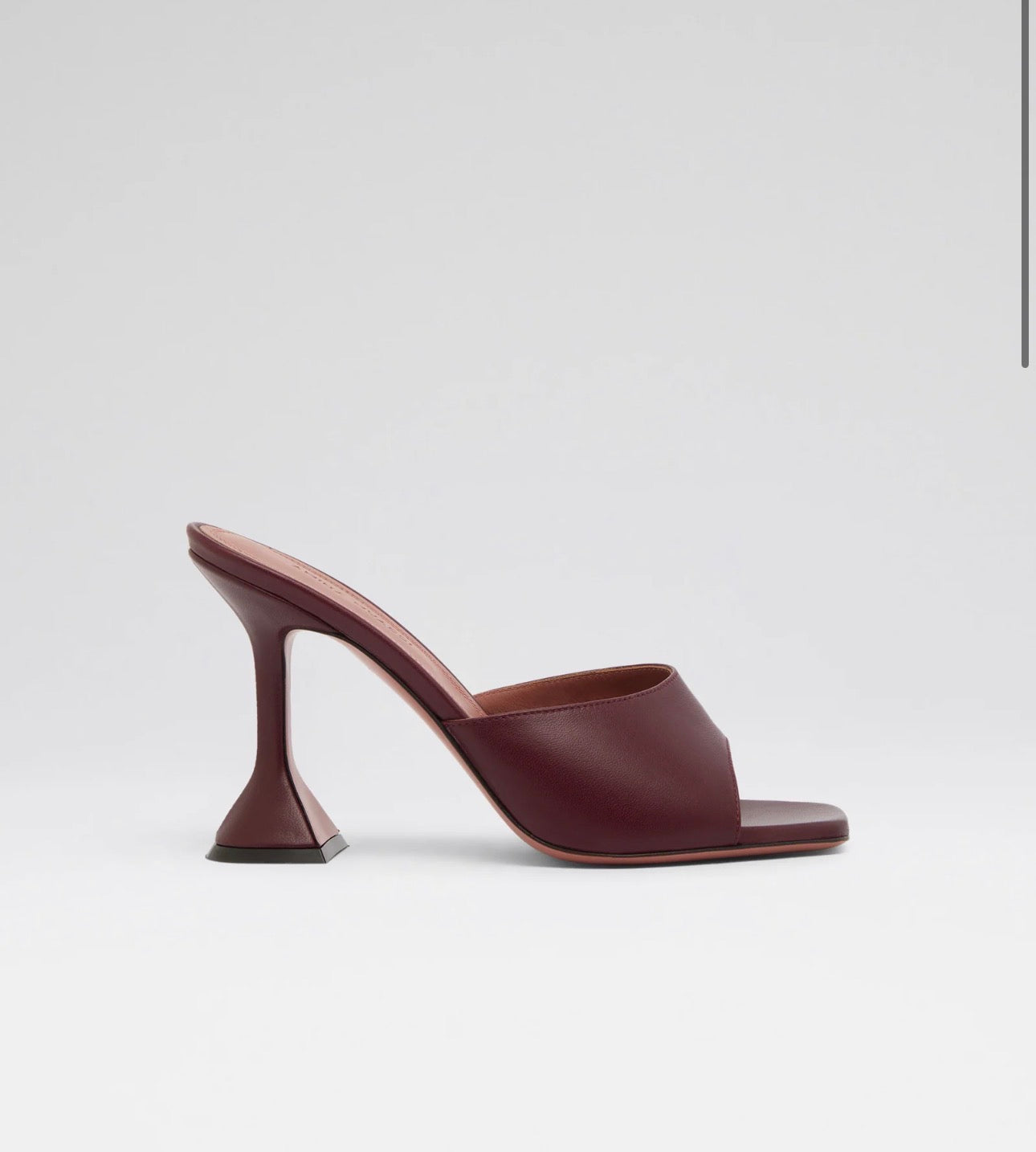 ქალის ფეხსაცმელი