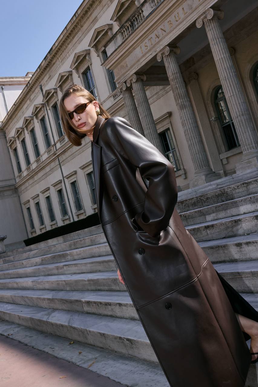 ქალის ტყავის თრენჩი