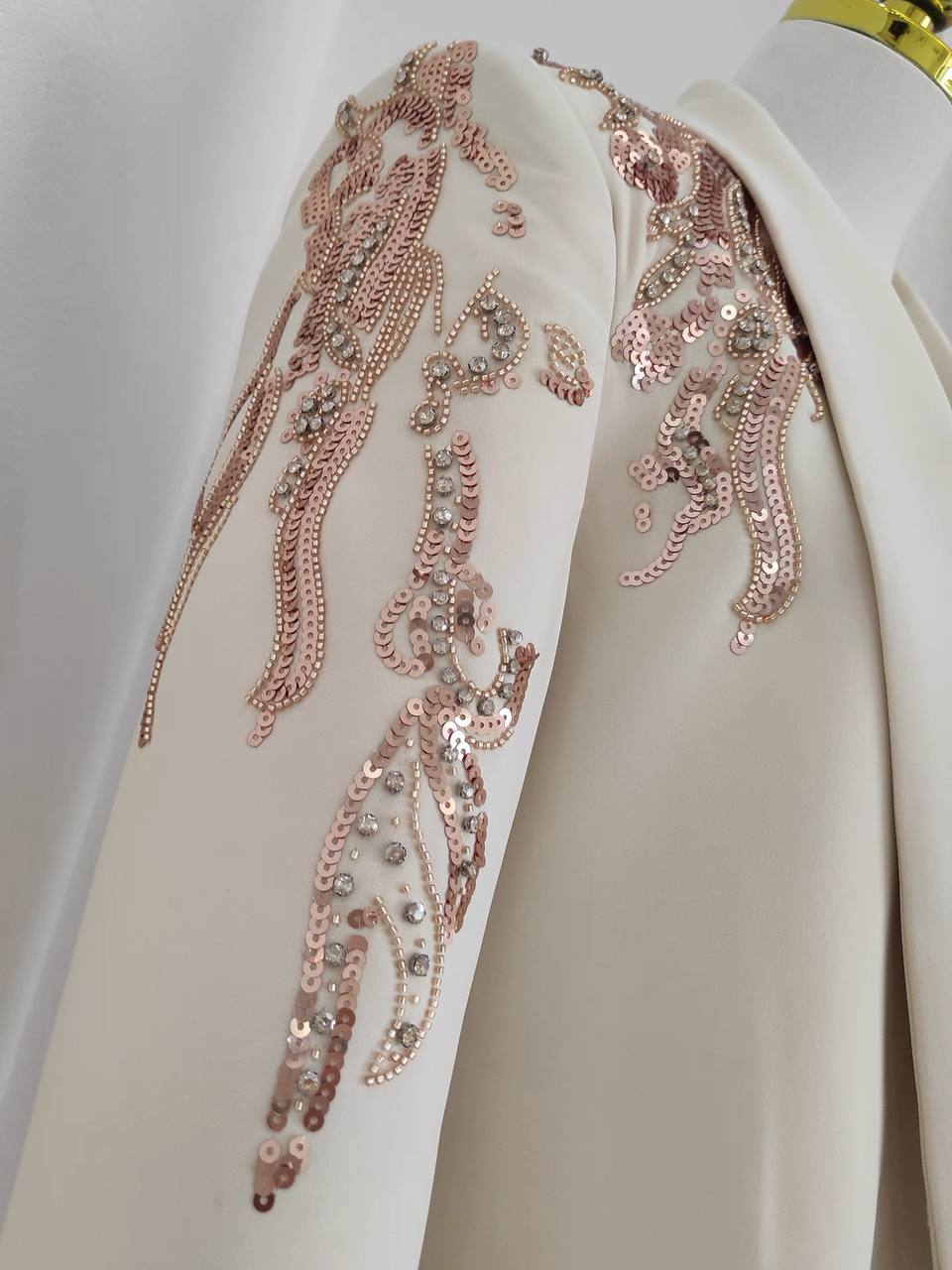 ქალის პიჯაკი