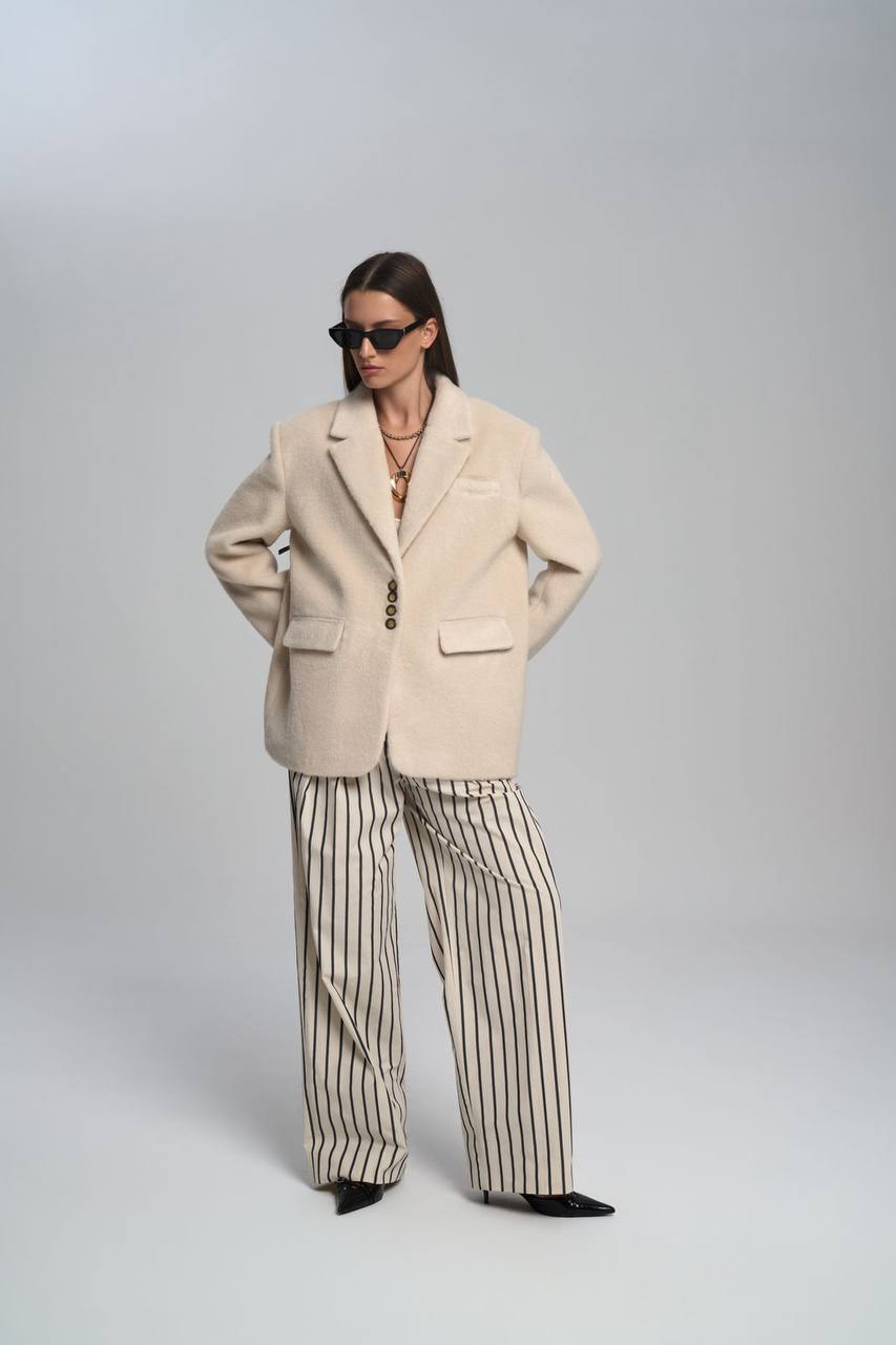 ქალის მანტო-პიჯაკი