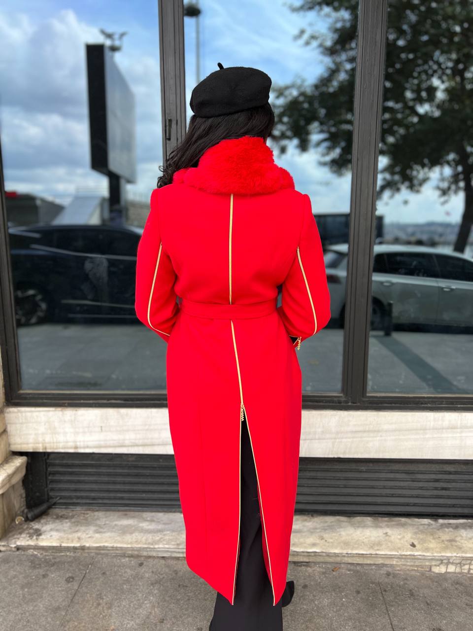 ქალის პალტო ბეწვით