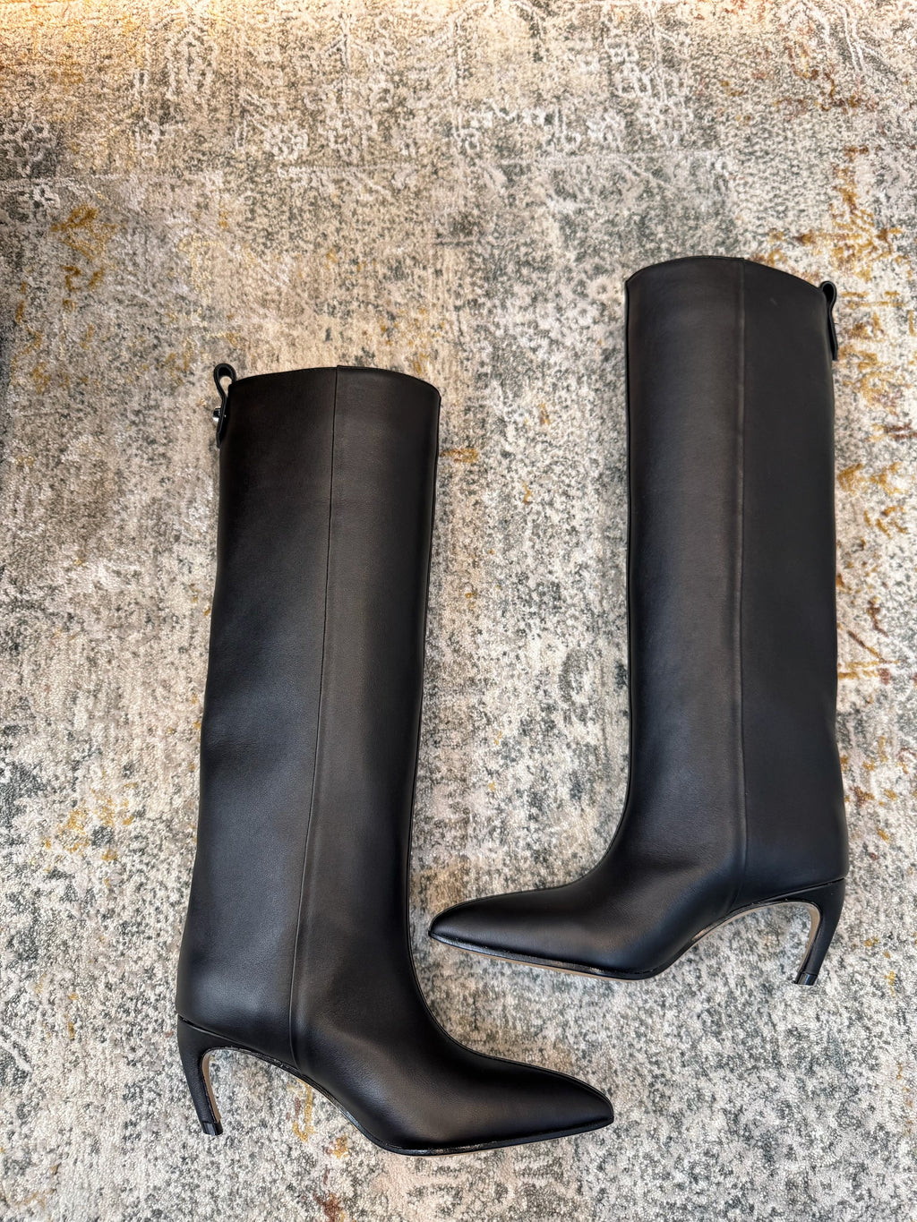 ქალის ჩექმა