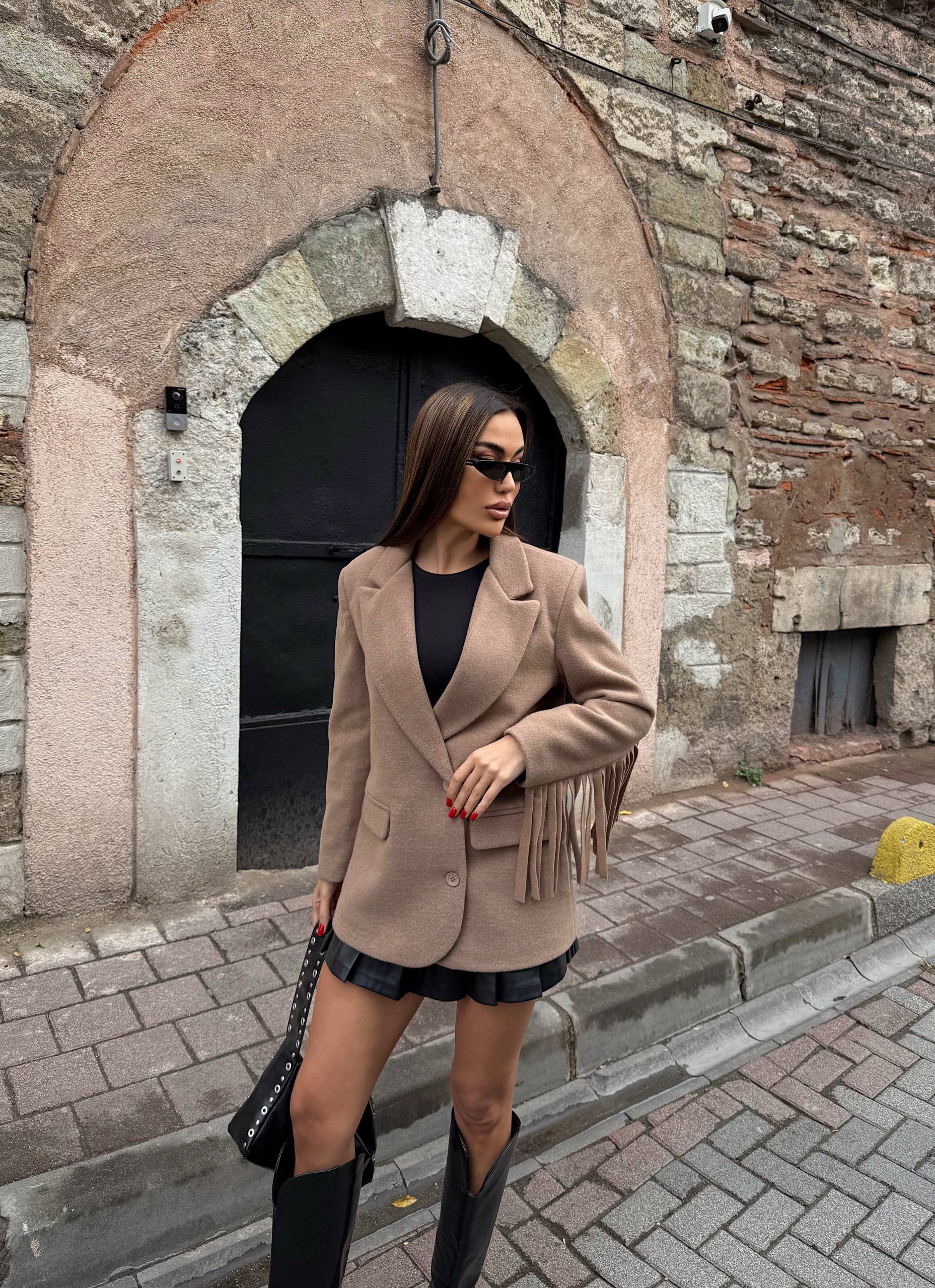 ქალის პიჯაკი-მანტო