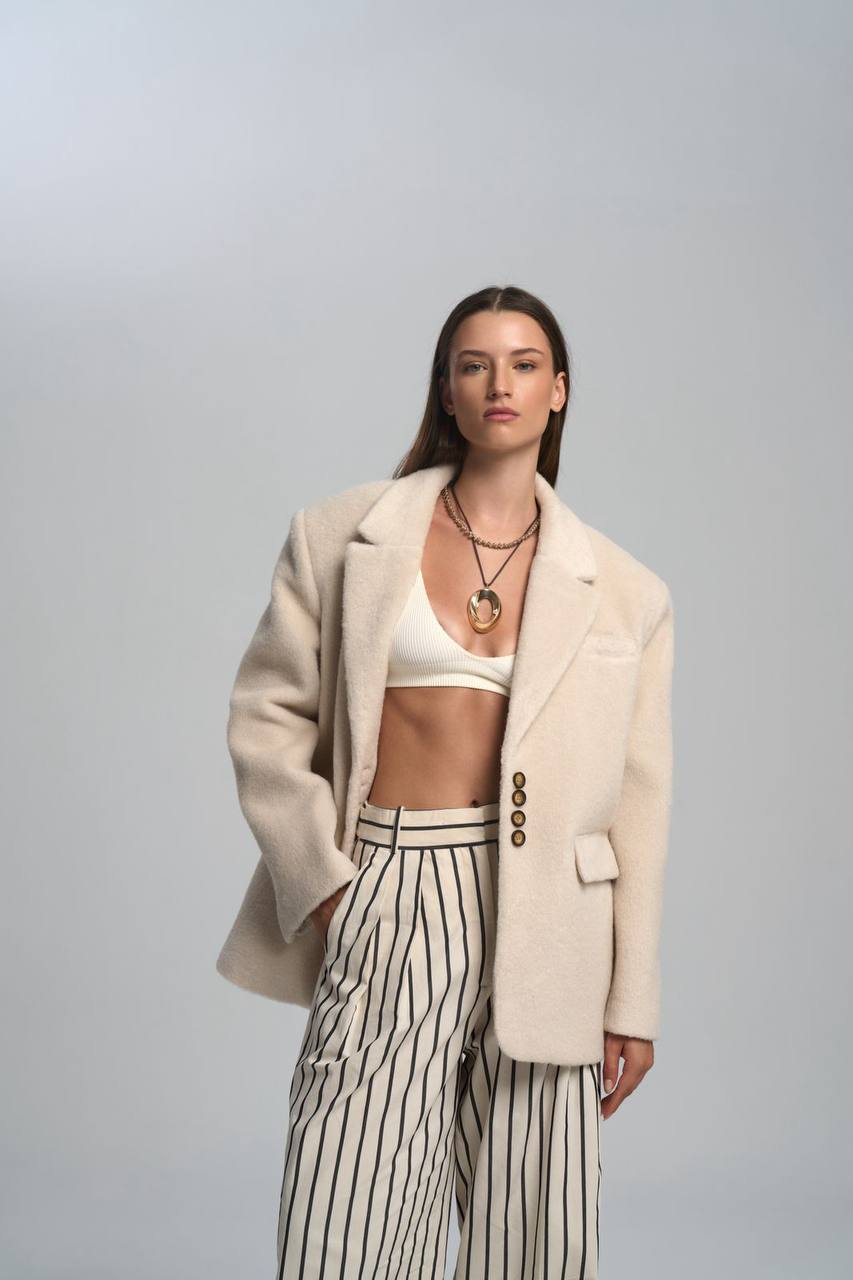 ქალის მანტო-პიჯაკი