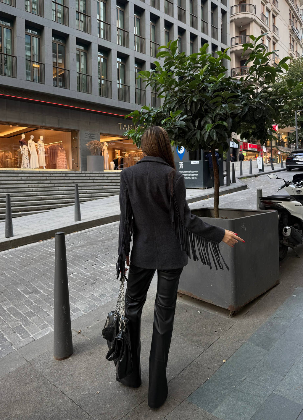 ქალის პიჯაკი-მანტო