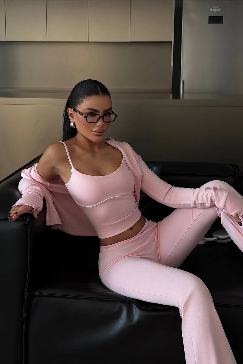 ქალის სპორტული სამეული