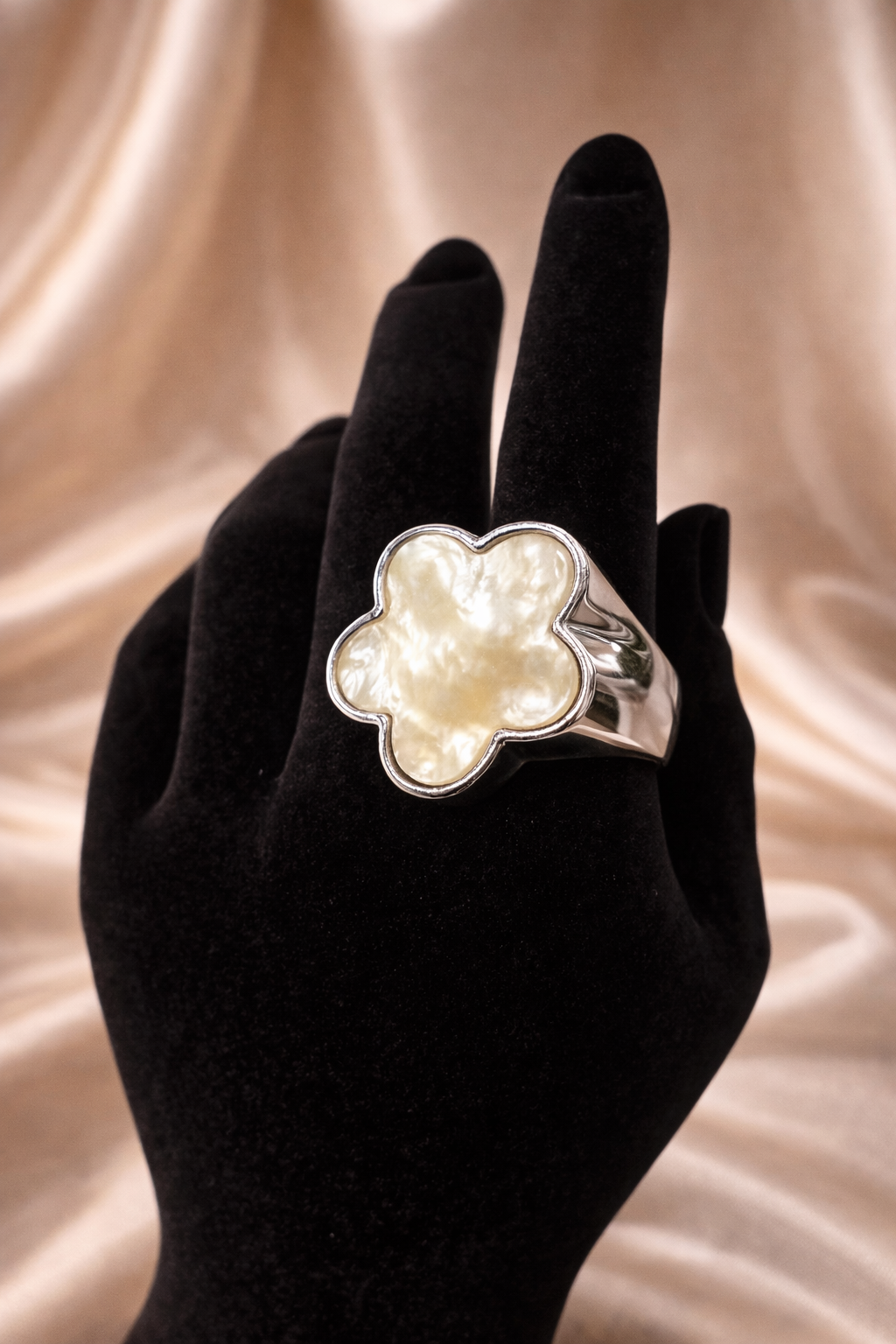 ქალის ბეჭედი