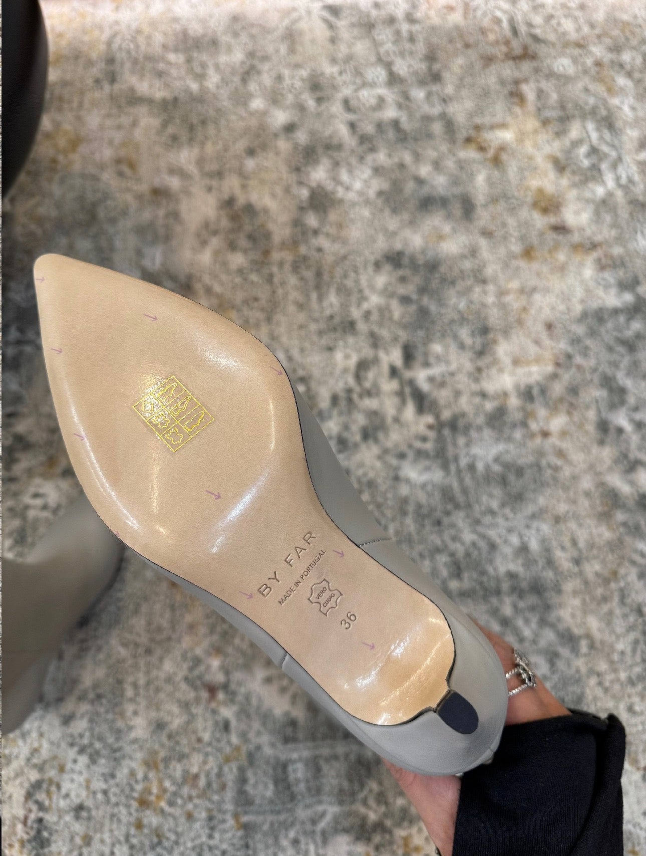 ქალის ტყავის ჩექმა