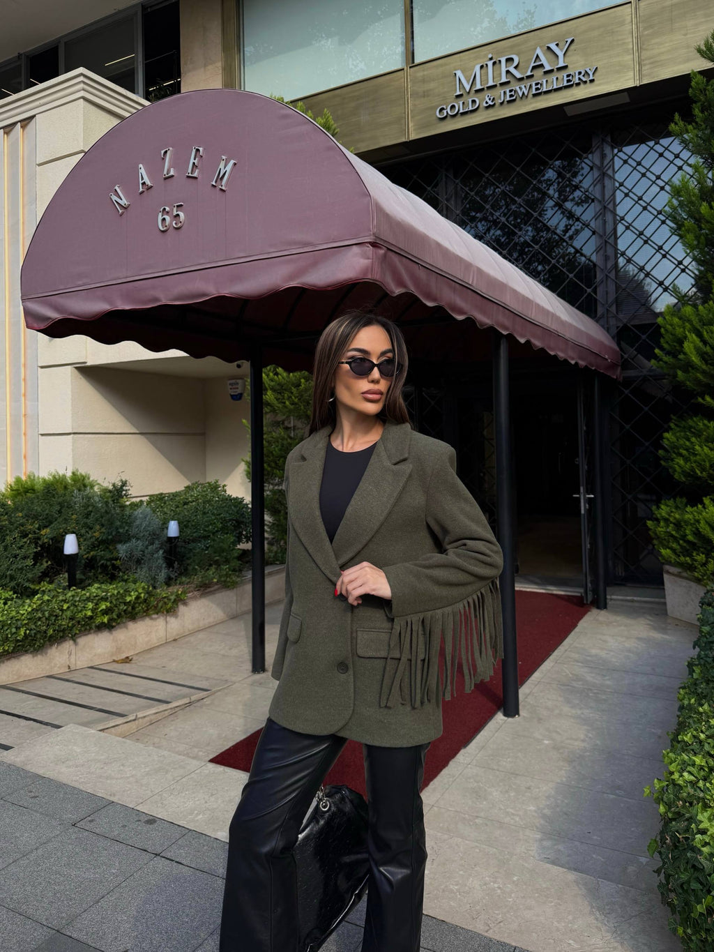 ქალის პიჯაკი-მანტო