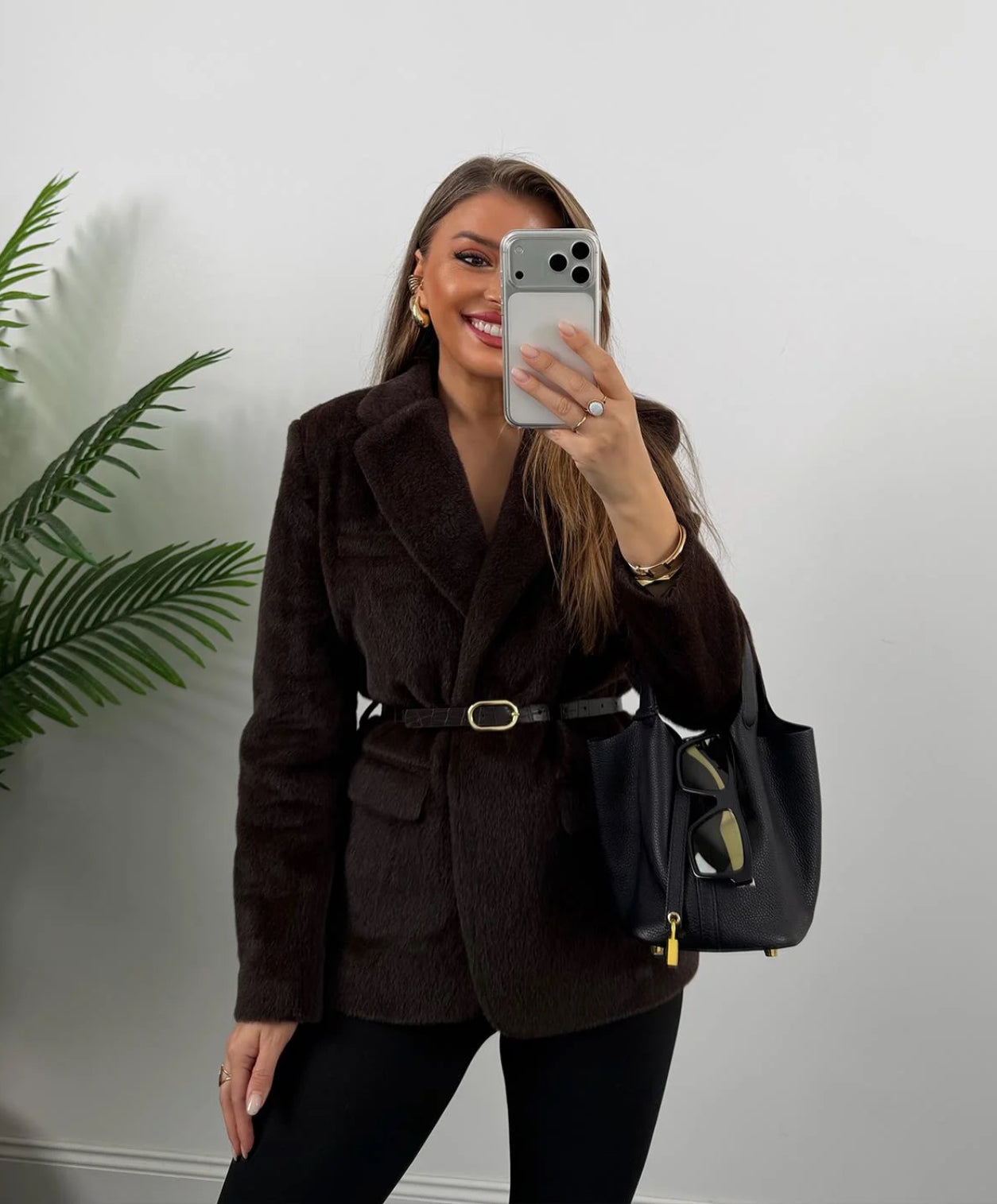 ქალის მანტო-პიჯაკი