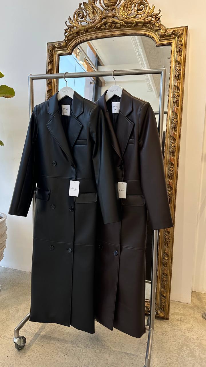 ქალის ტყავის თრენჩი