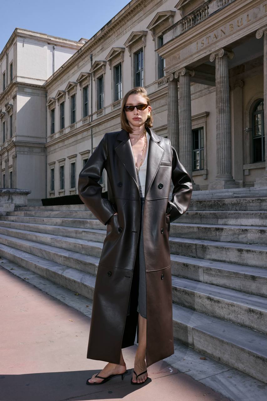 ქალის ტყავის თრენჩი