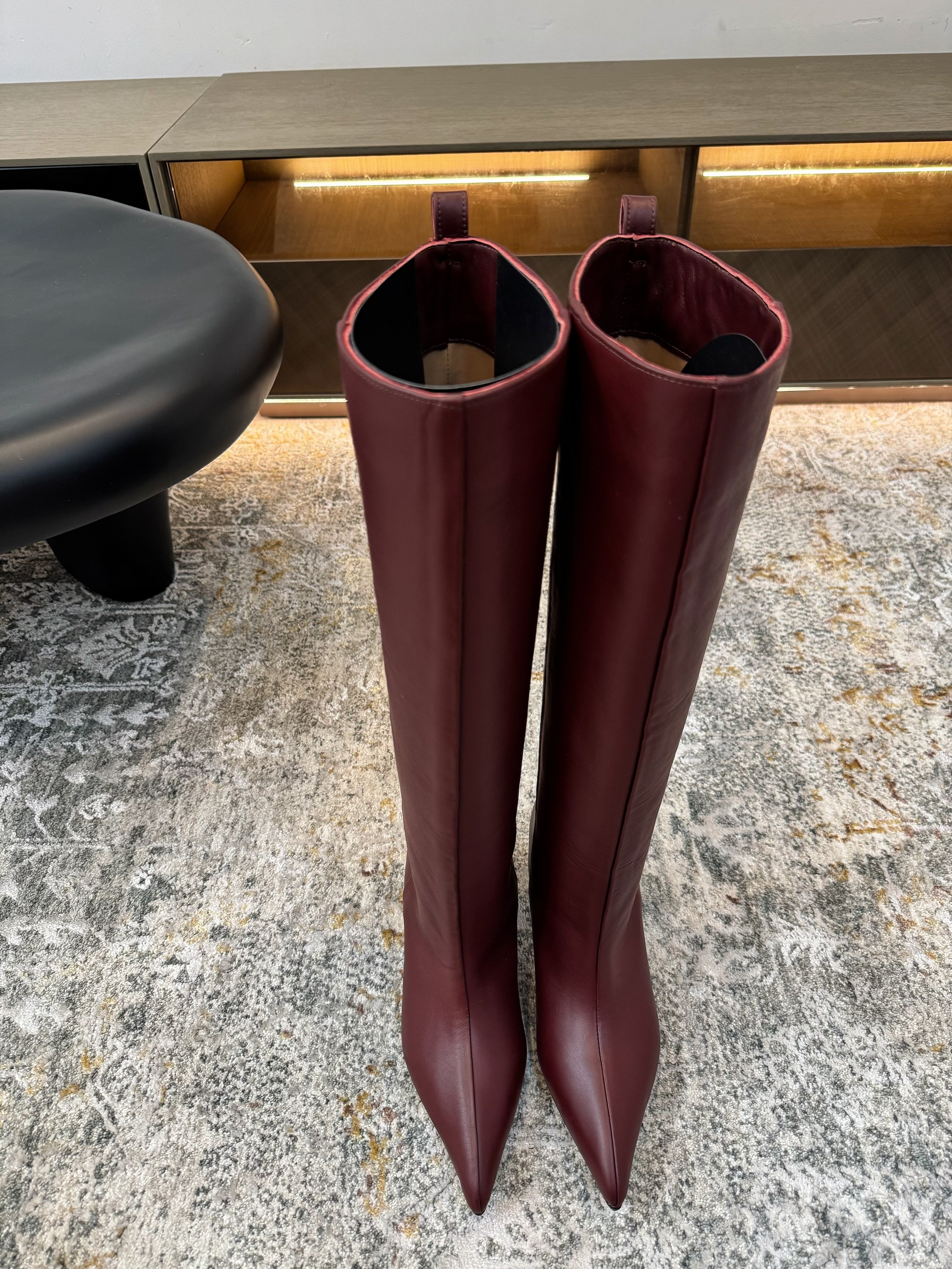 ქალის ჩექმა