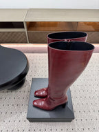 ქალის ტყავის ჩექმა