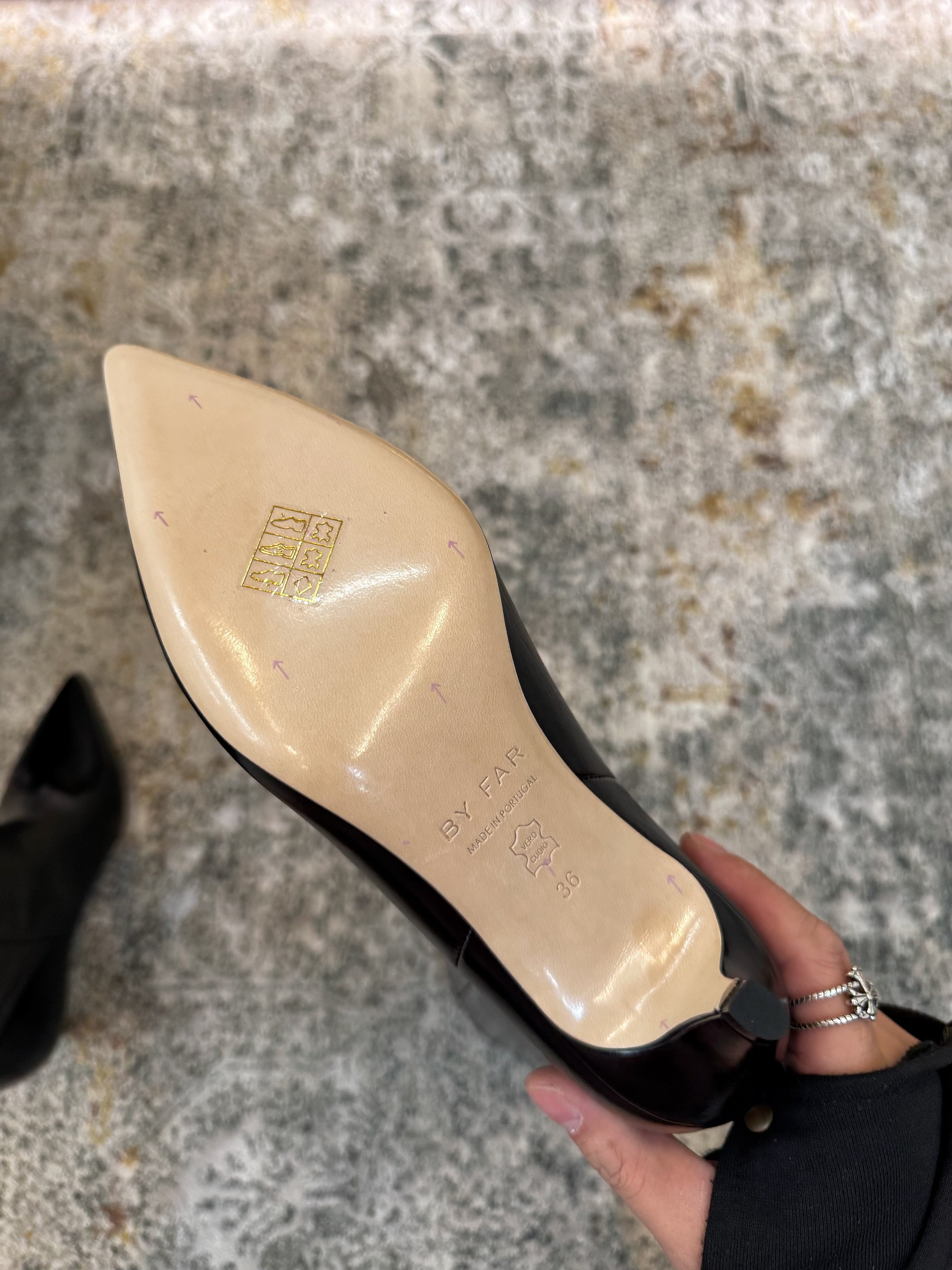 ქალის ჩექმა