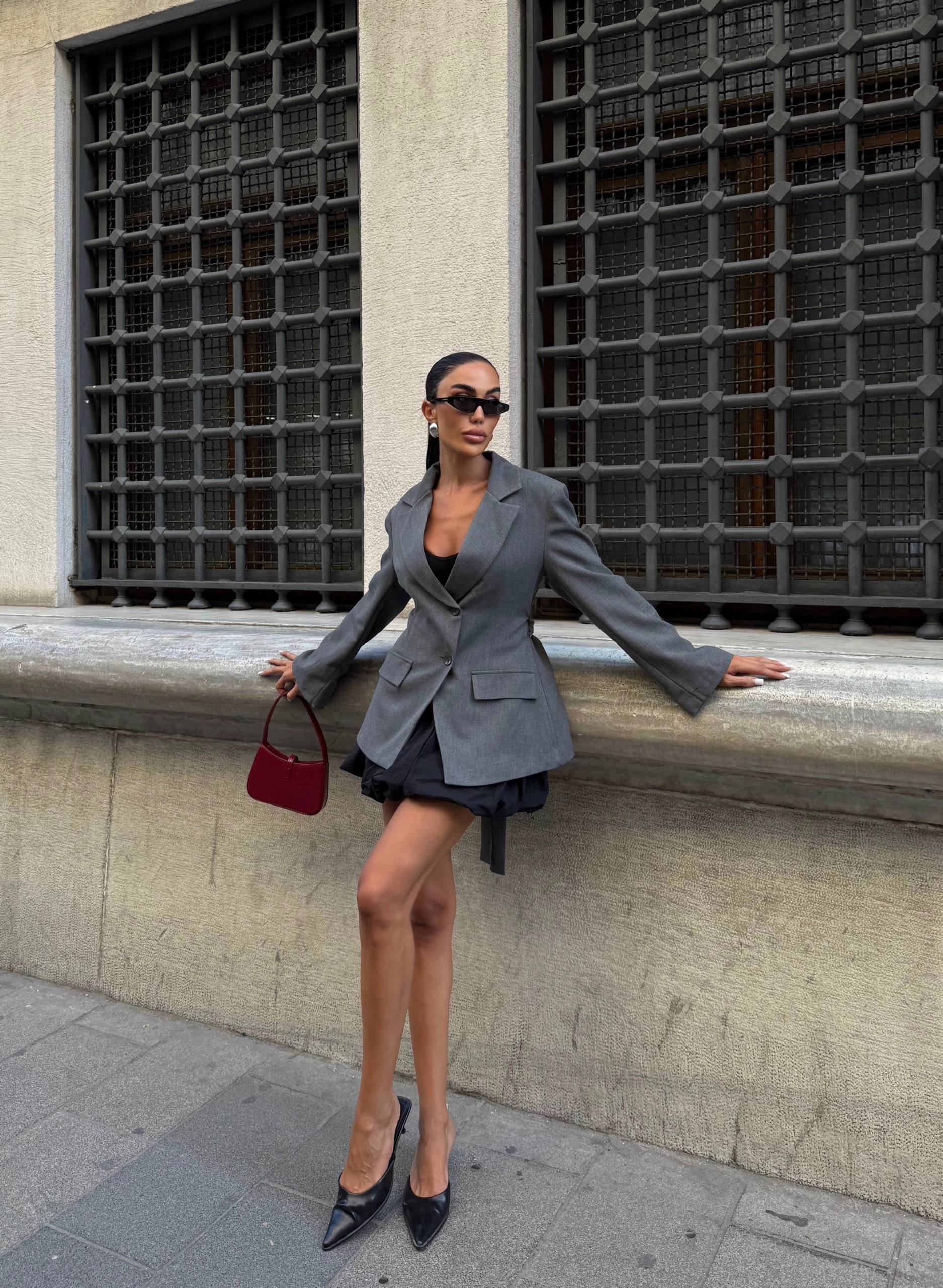 ქალის პიჯაკი