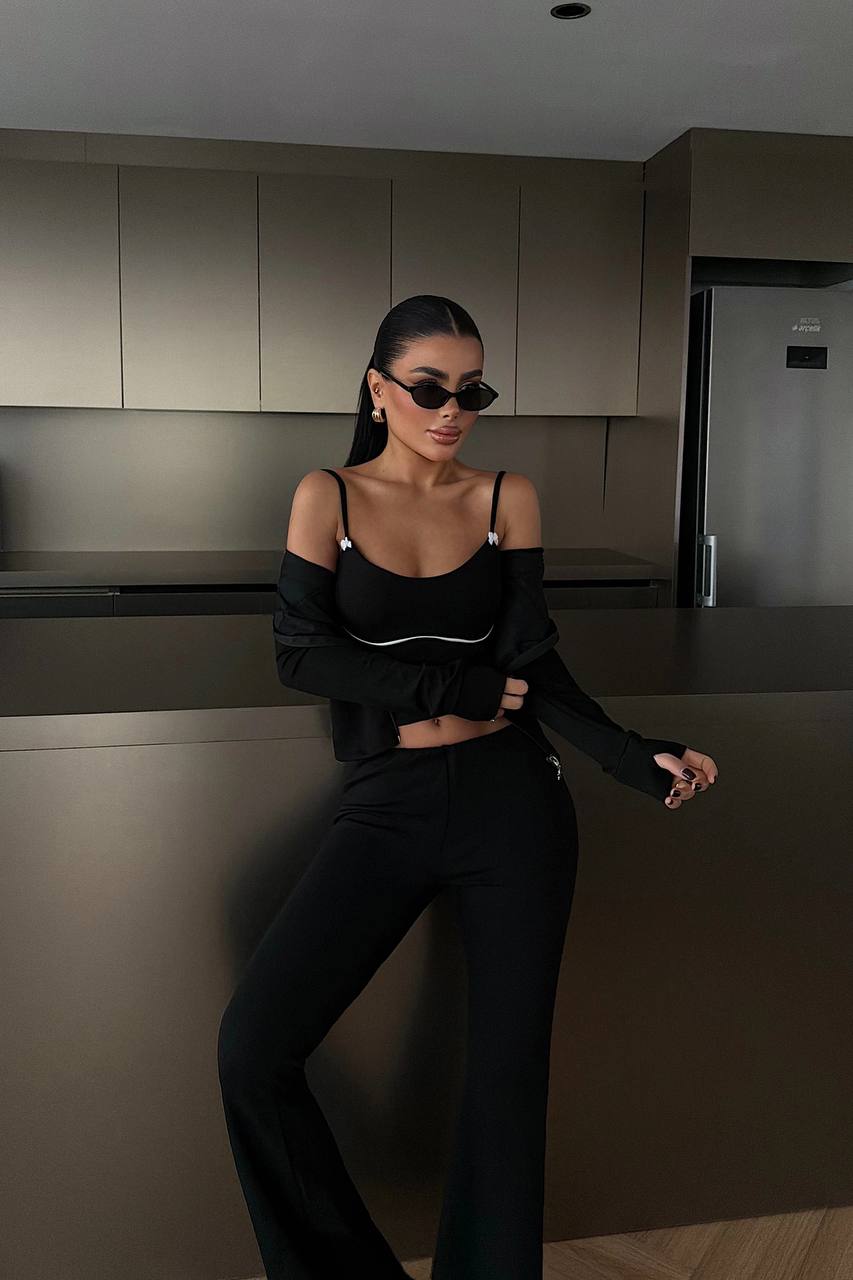 ქალის სპორტული სამეული