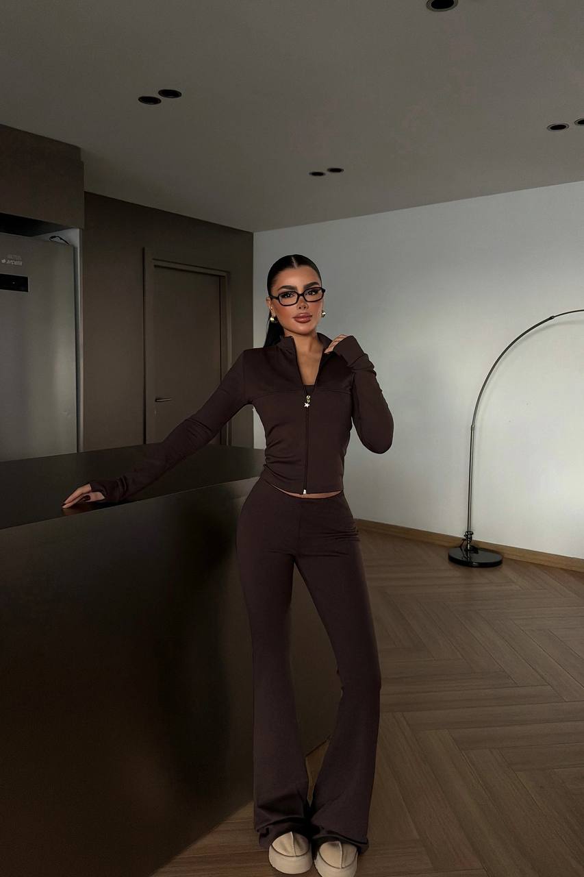 ქალის სპორტული სამეული