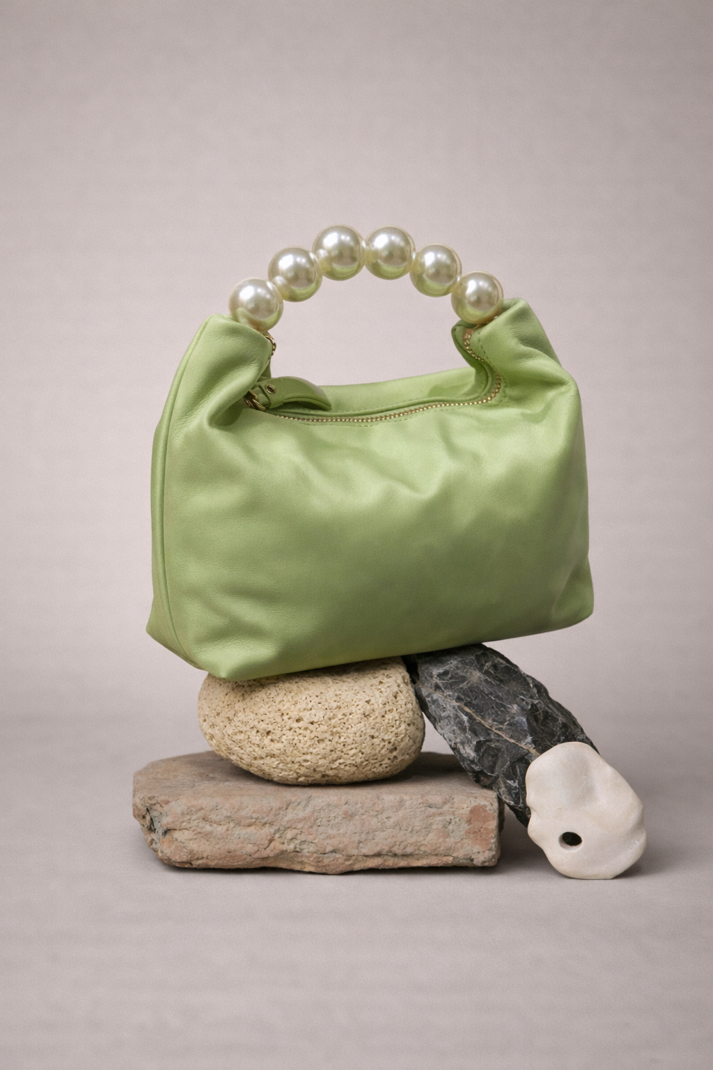 ქალის ჩანთა